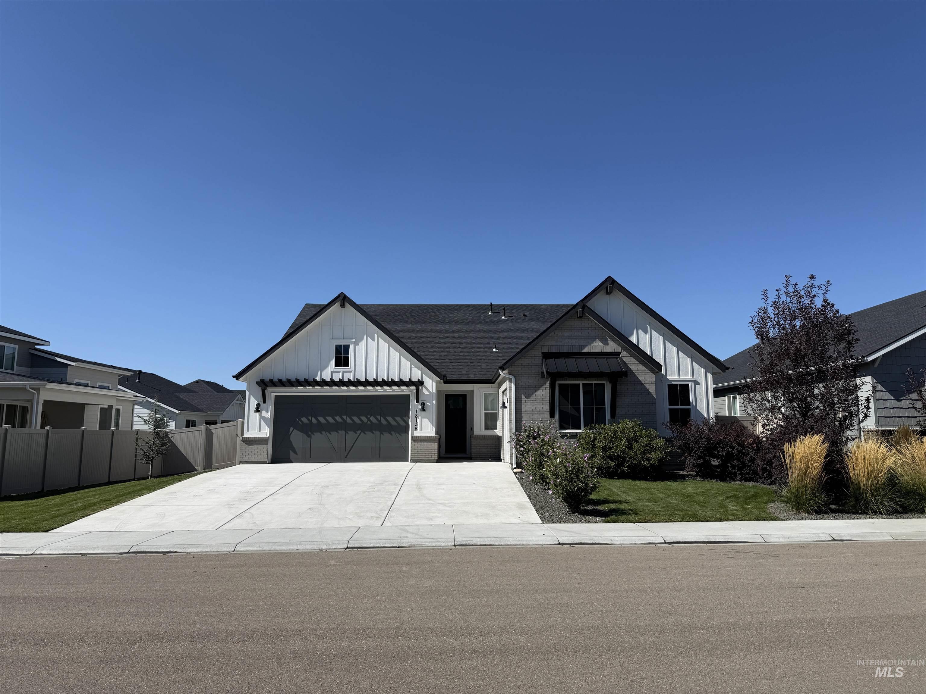 18135 N Begonia Way Property Photo 1