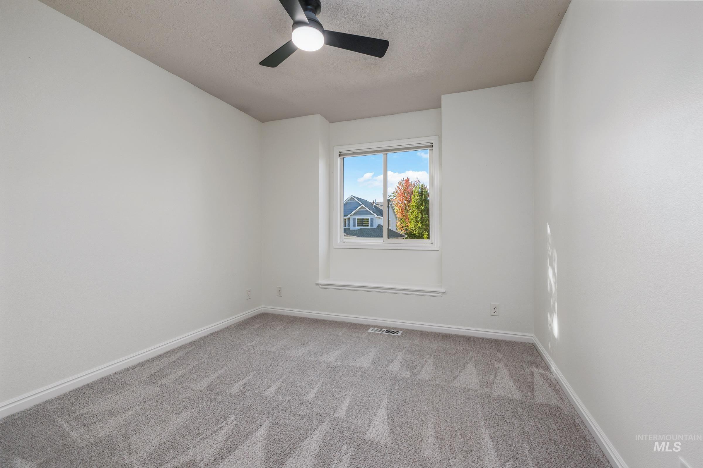 492 E Ridge Drive Property Photo 27