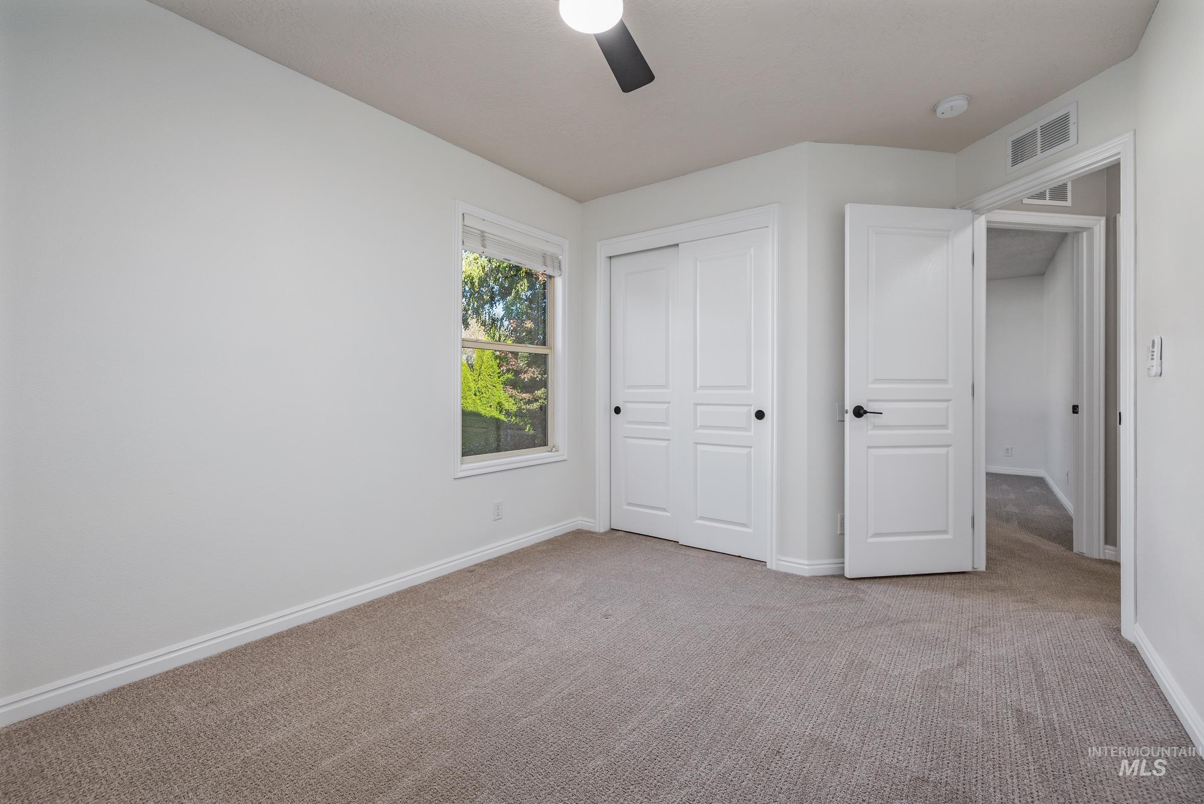 492 E Ridge Drive Property Photo 28