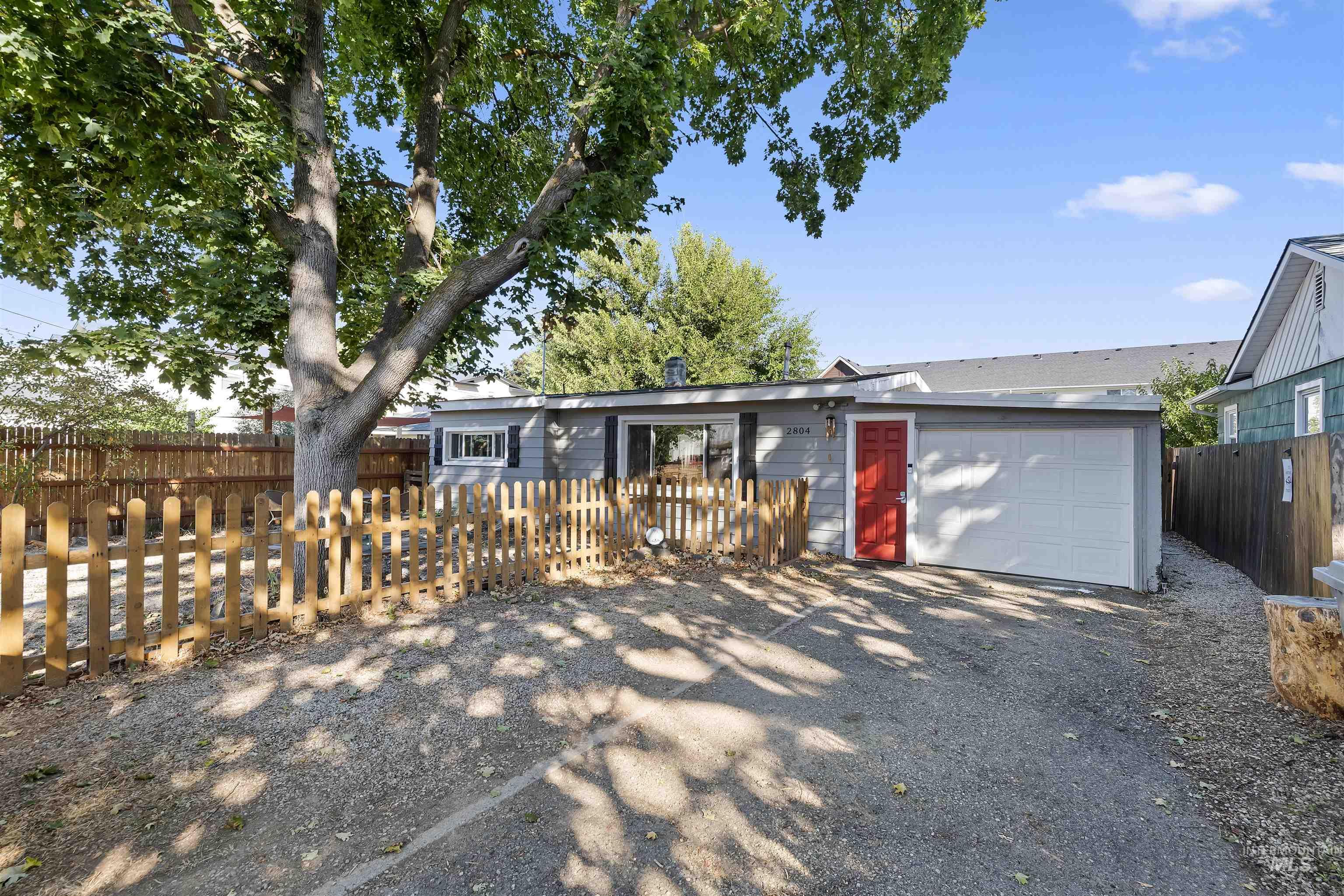2804 W Lemhi St Property Photo 2