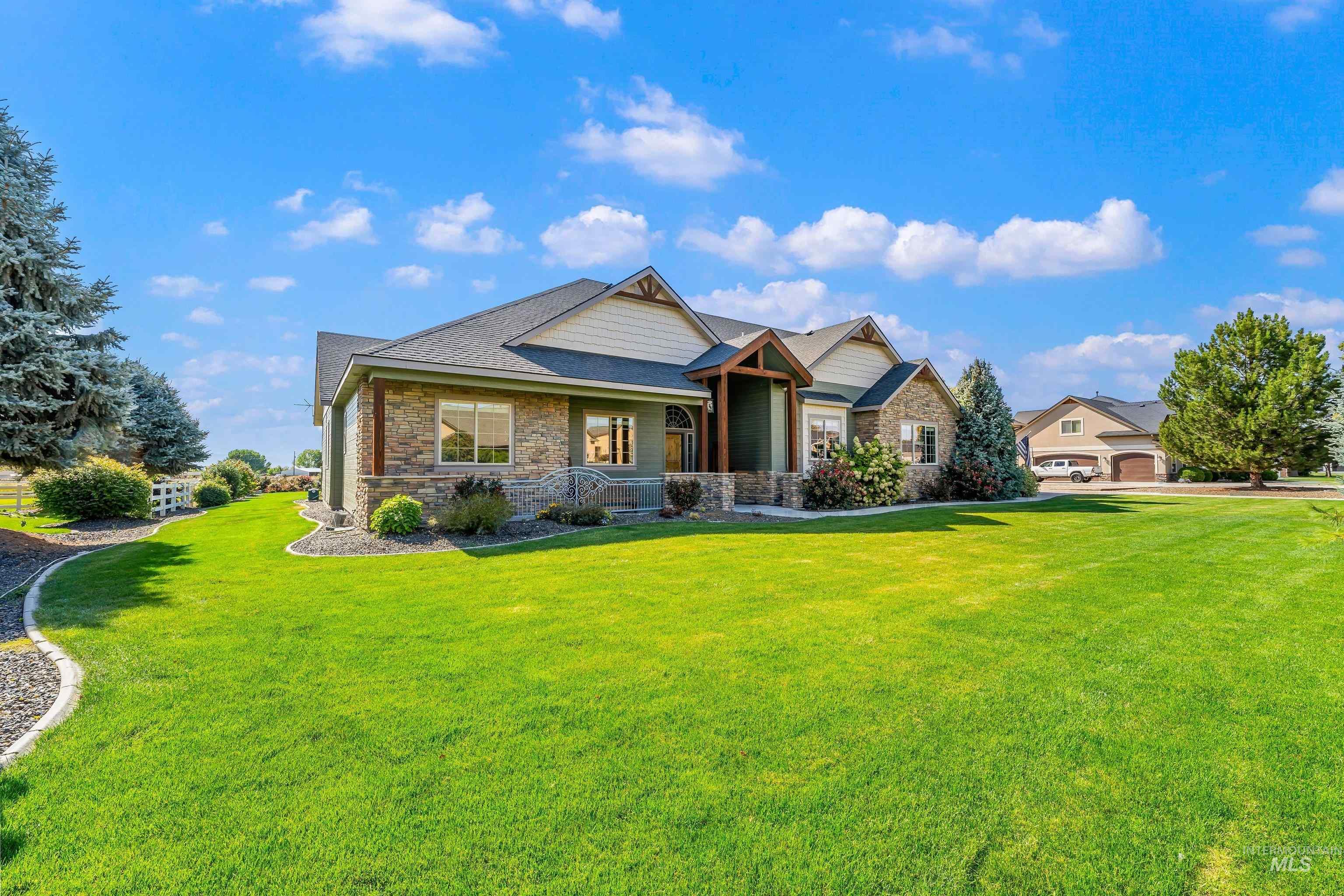 71 Arabian Way Property Photo 3