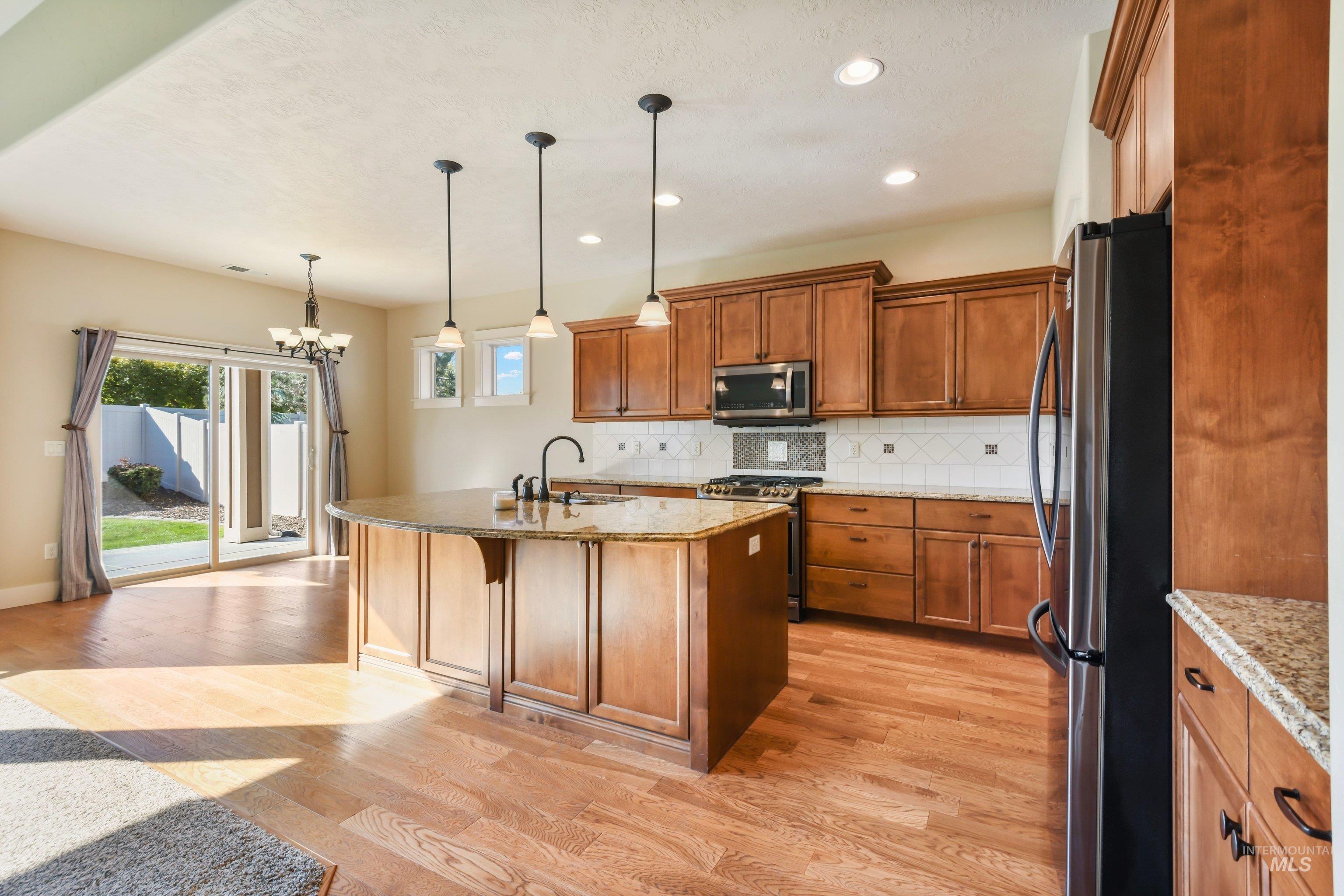 7553 N Waterlilly Ave Property Photo 9