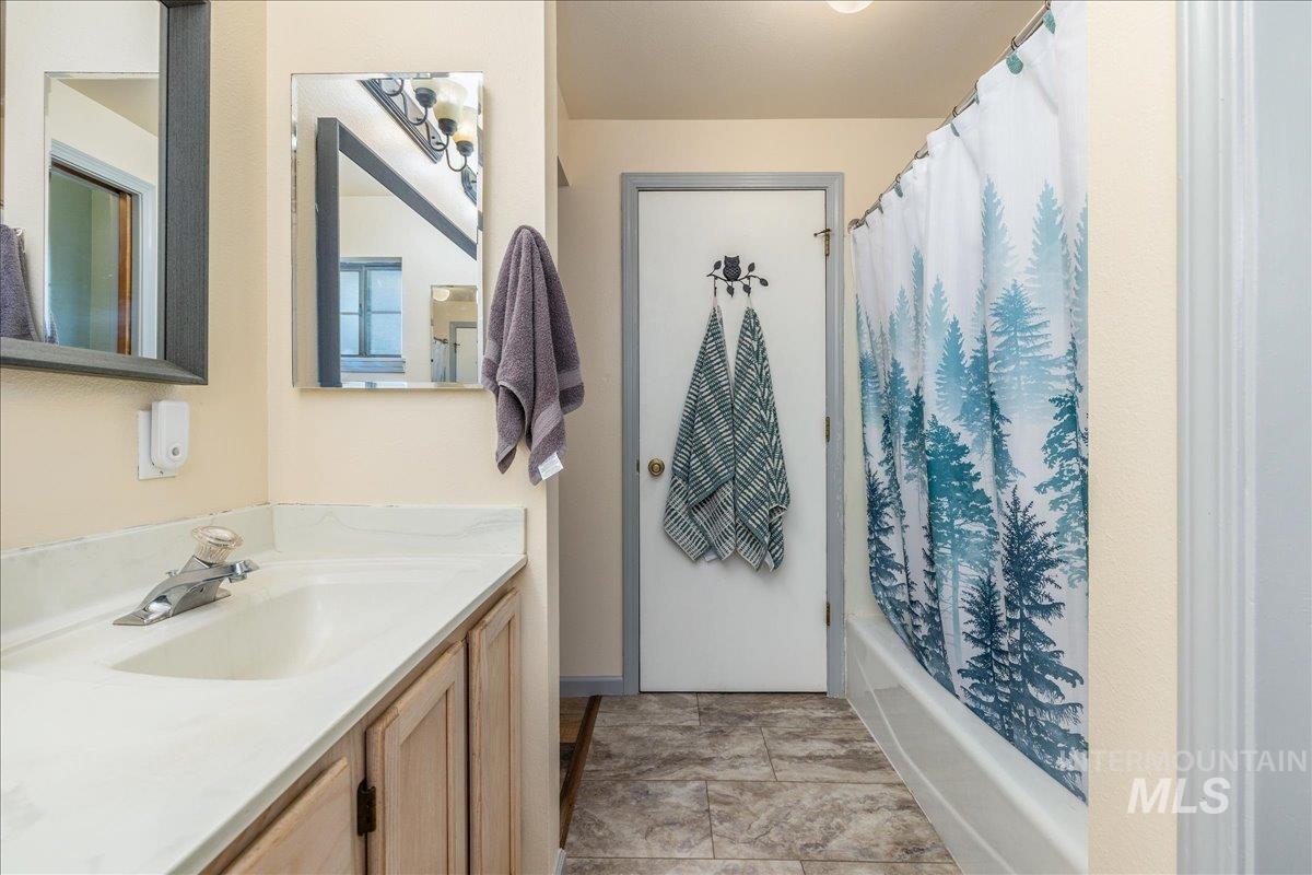2947 S Garden St Property Photo 16