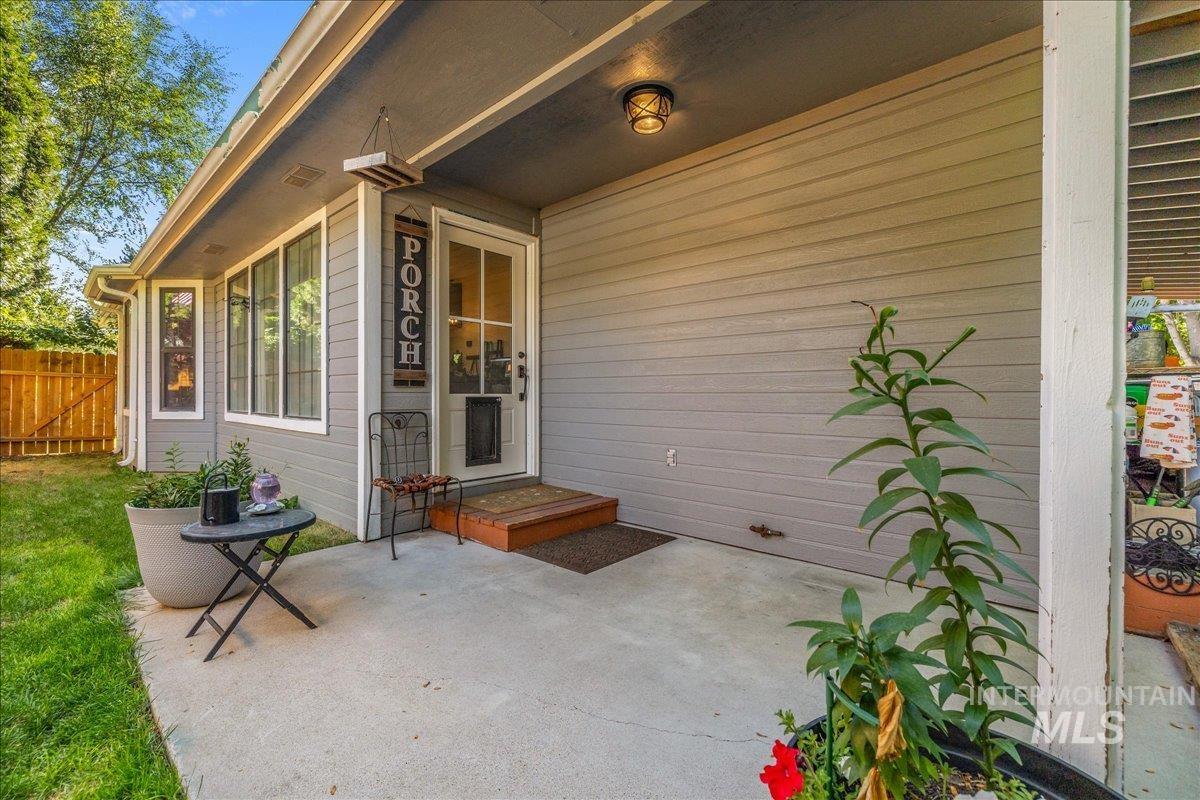 2947 S Garden St Property Photo 24