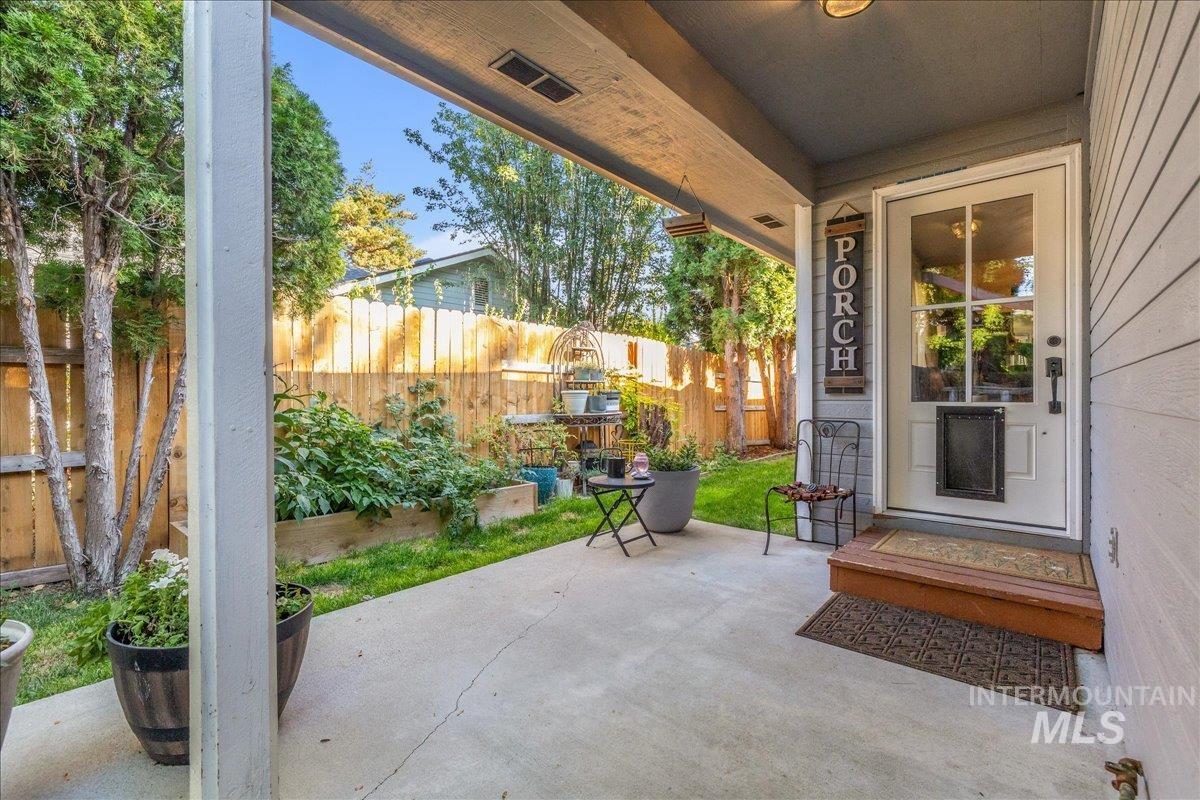 2947 S Garden St Property Photo 25
