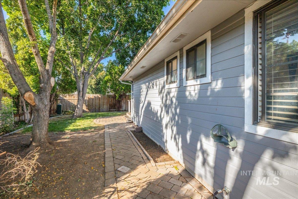 2947 S Garden St Property Photo 32