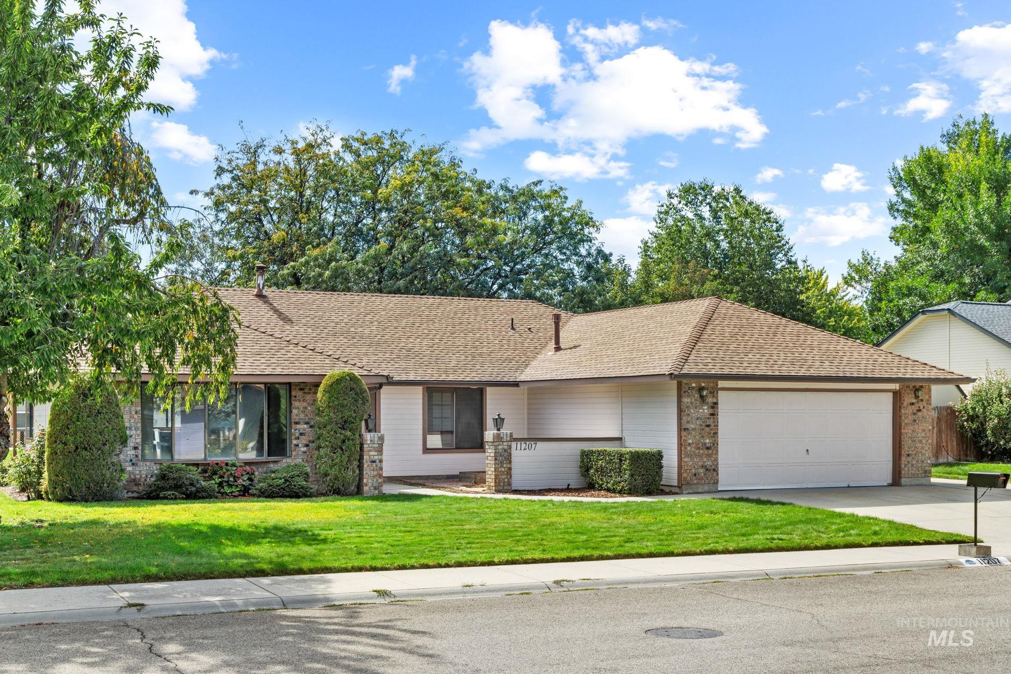 11207 W Bridgetower Dr. Property Photo 2