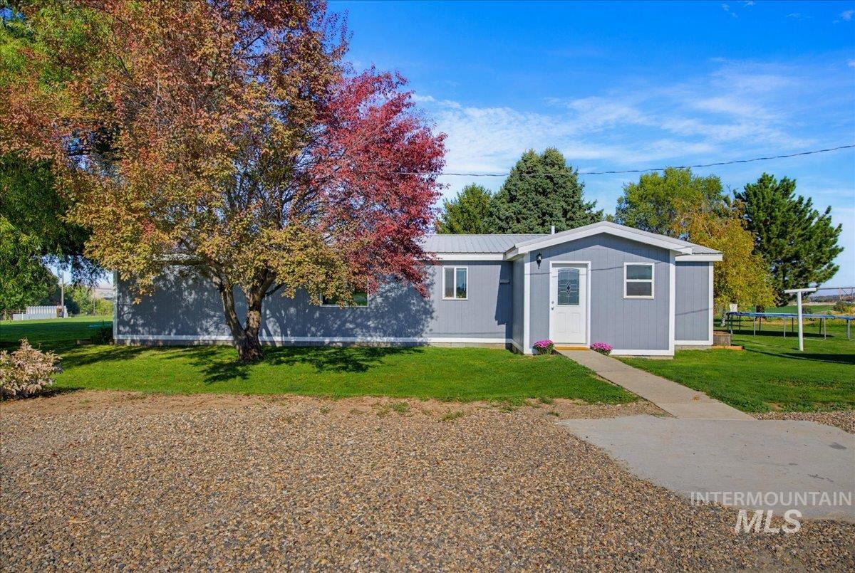 3880 1 Ln E Property Photo 4