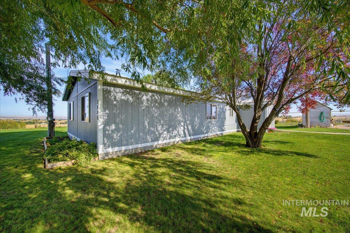 3880 1 Ln E Property Photo 5