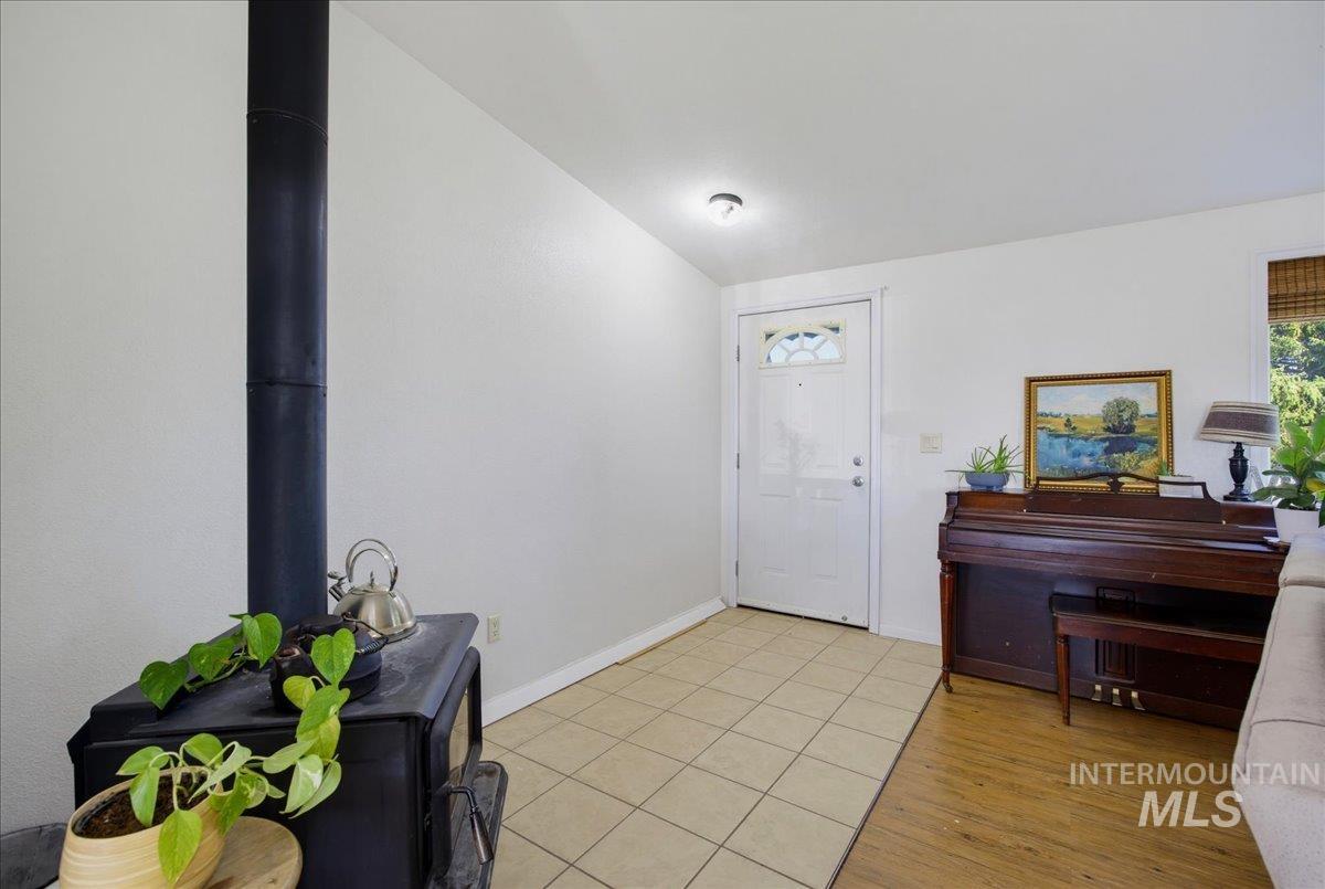 3880 1 Ln E Property Photo 7