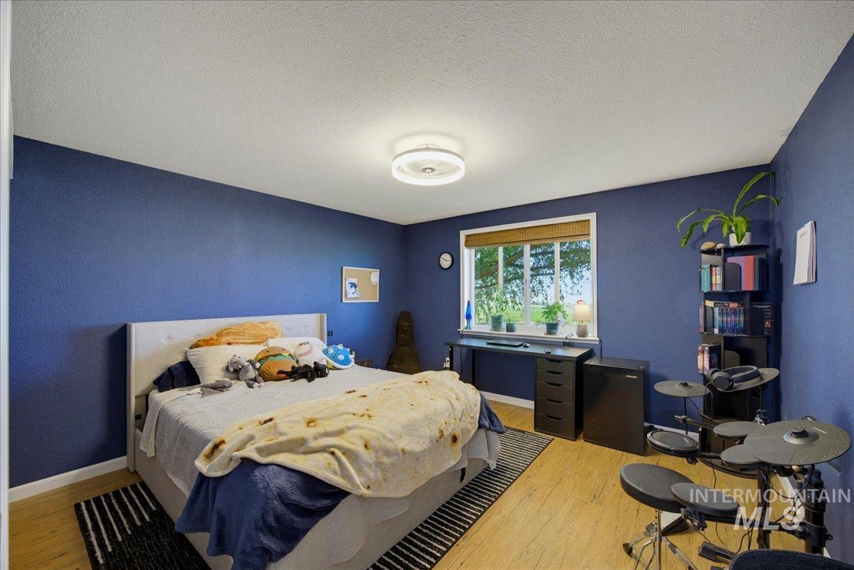 3880 1 Ln E Property Photo 22