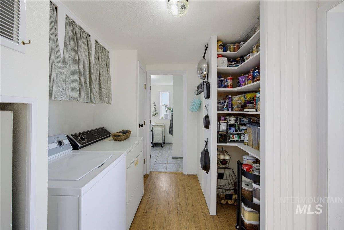 3880 1 Ln E Property Photo 24