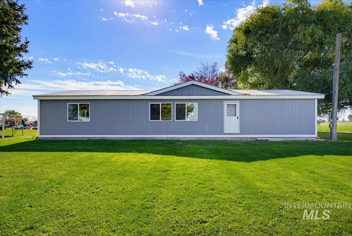 3880 1 Ln E Property Photo 30