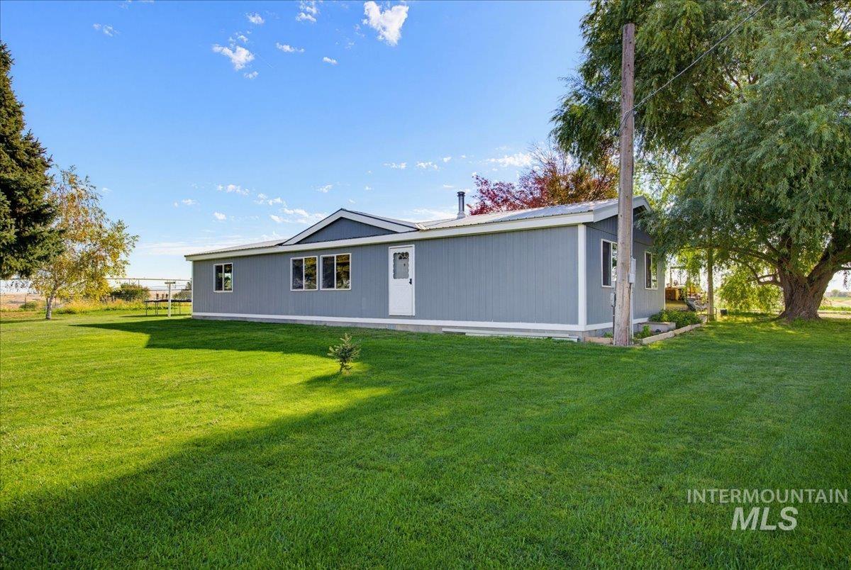 3880 1 Ln E Property Photo 31
