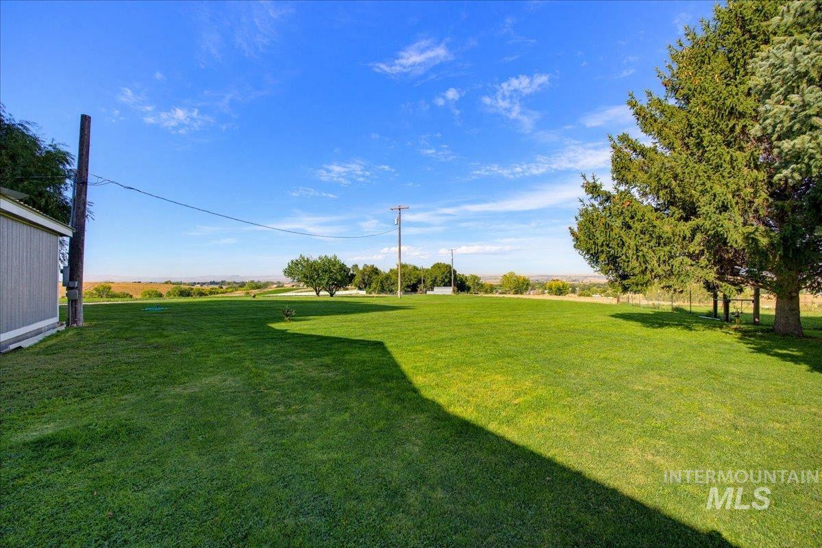 3880 1 Ln E Property Photo 32