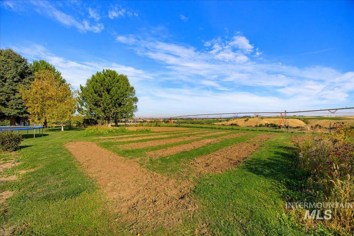 3880 1 Ln E Property Photo 33