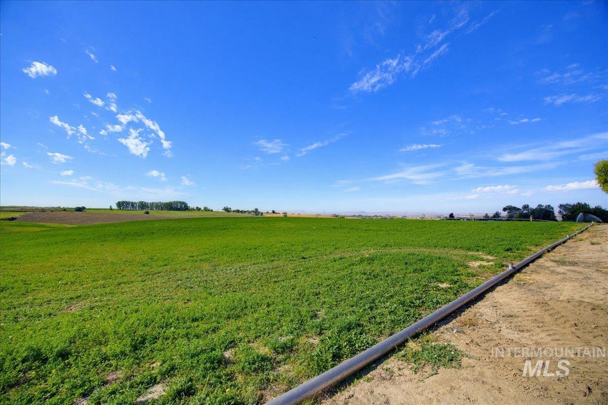 3880 1 Ln E Property Photo 36