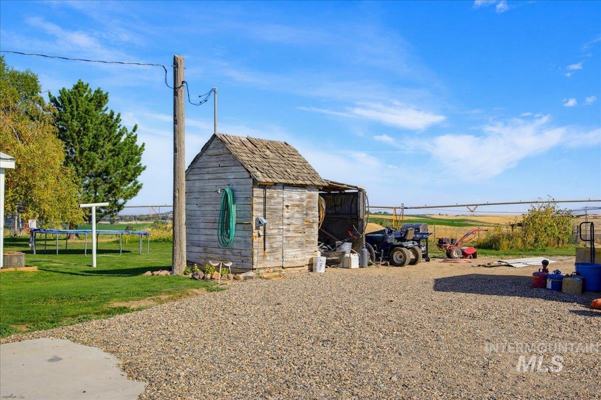 3880 1 Ln E Property Photo 40
