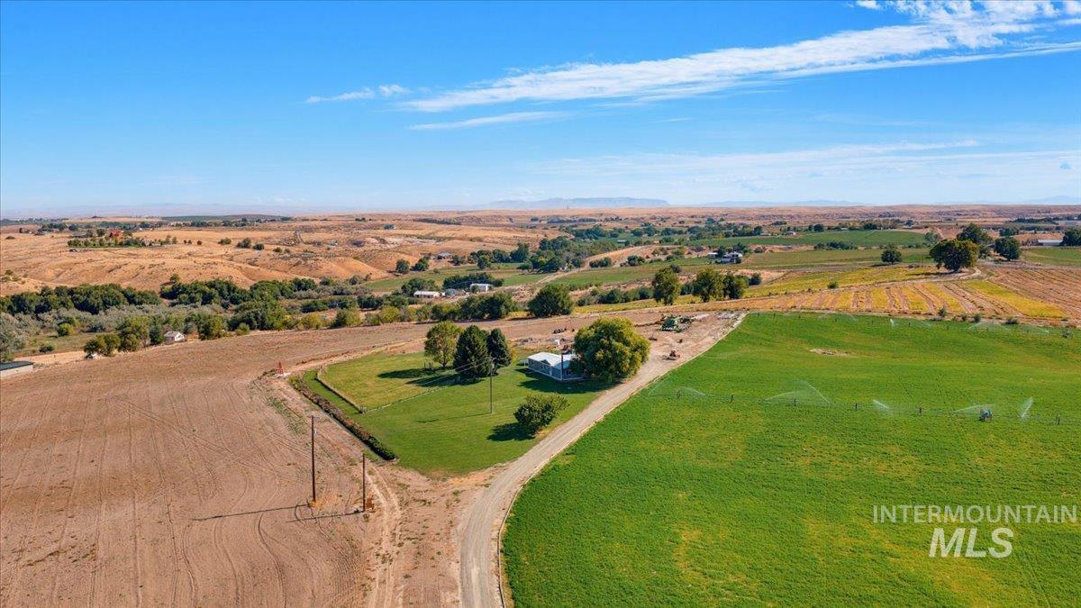 3880 1 Ln E Property Photo 43