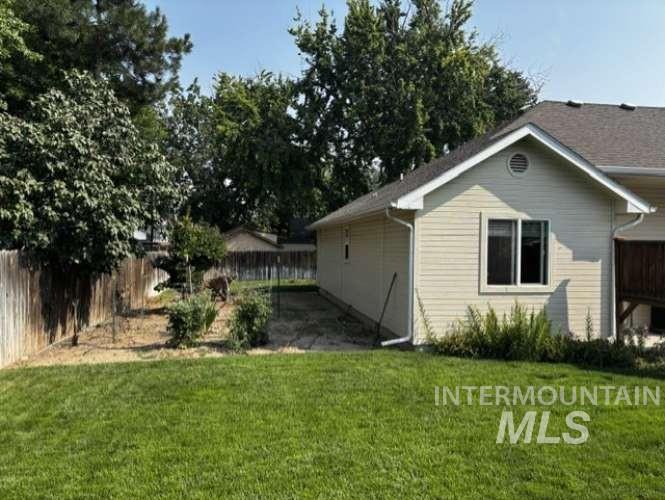 7023 W Everett St Property Photo 6