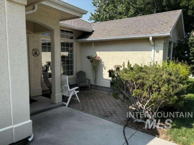 7023 W Everett St Property Photo 7