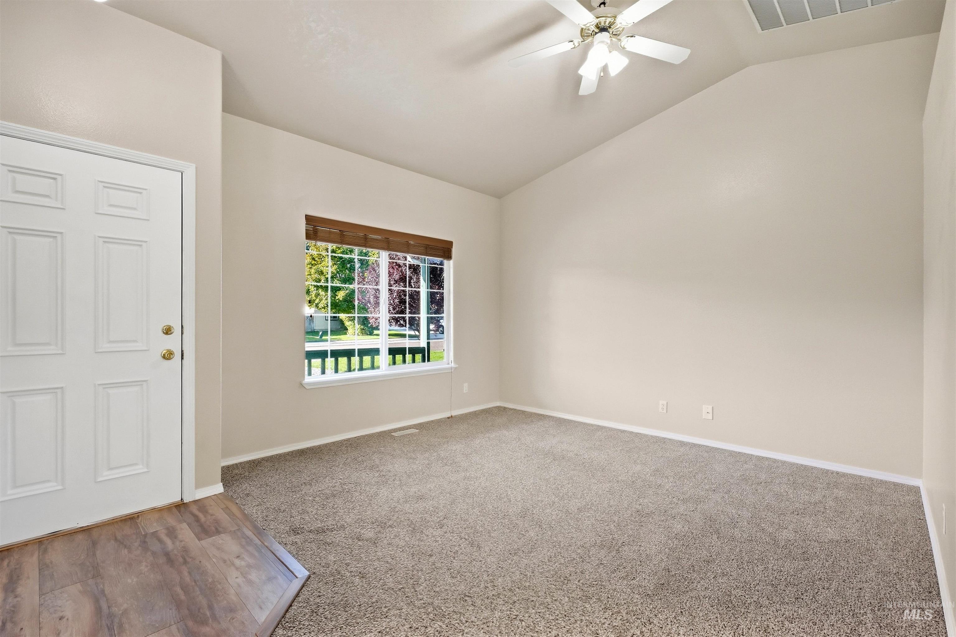 1209 Gold Creek Dr Property Photo 3