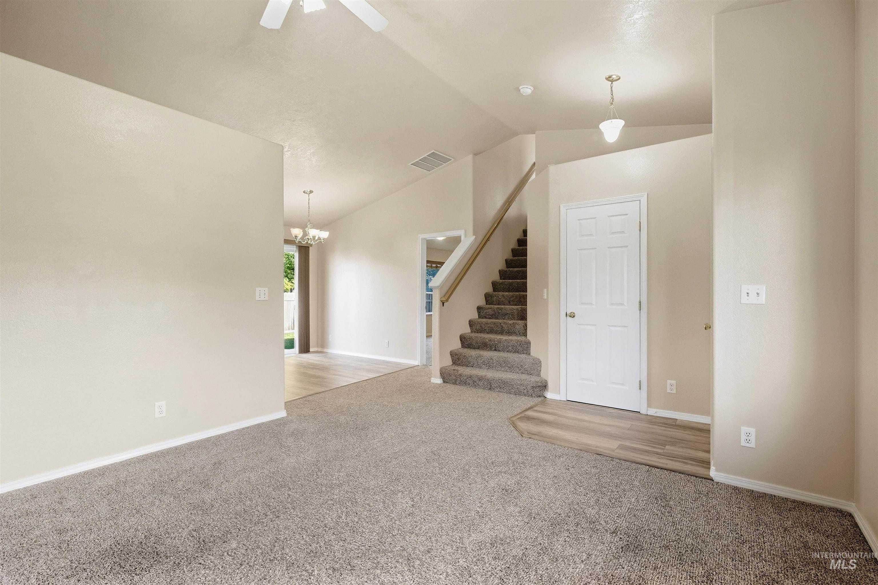 1209 Gold Creek Dr Property Photo 4