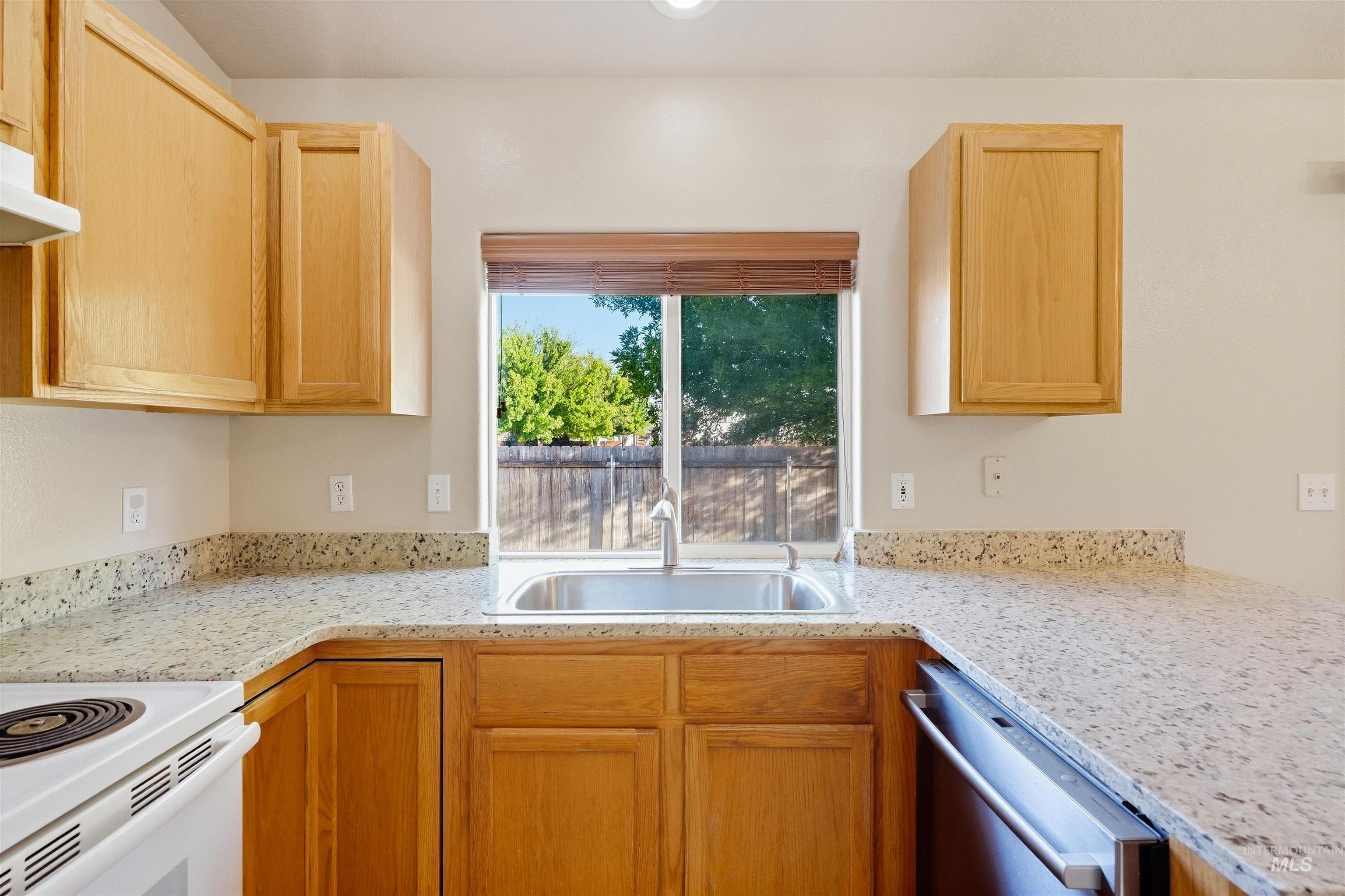 1209 Gold Creek Dr Property Photo 12