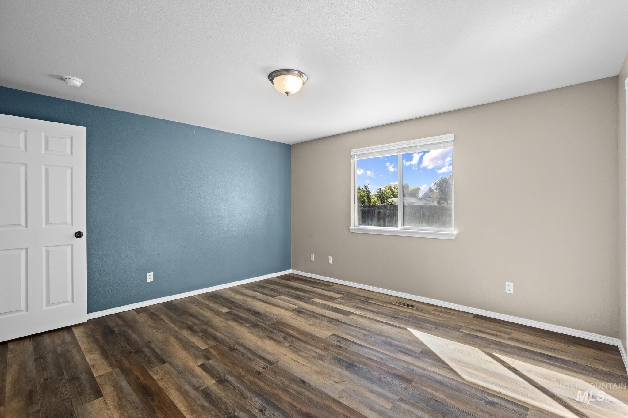 1221 W Waltman Dr Property Photo 15