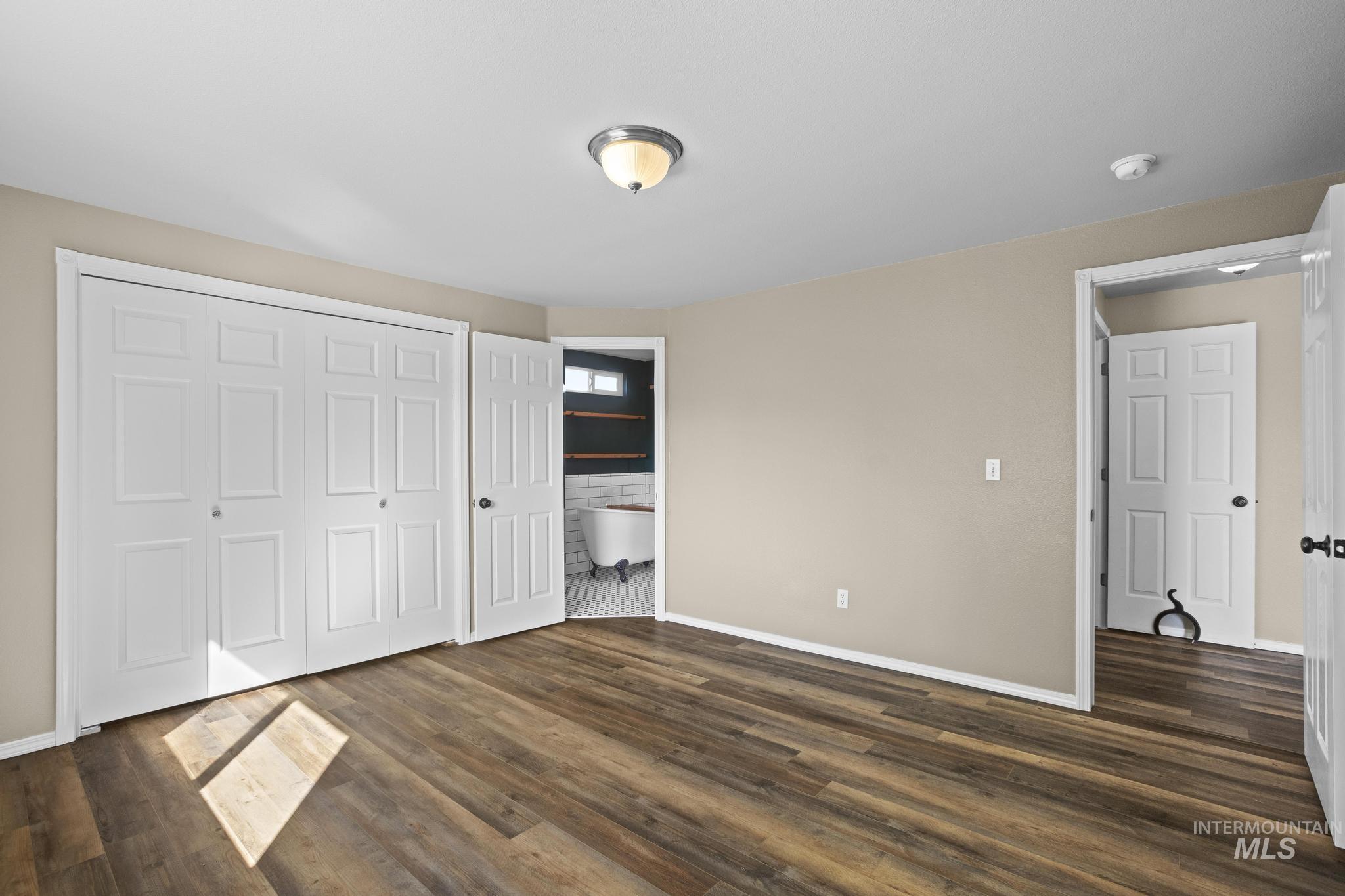 1221 W Waltman Dr Property Photo 16