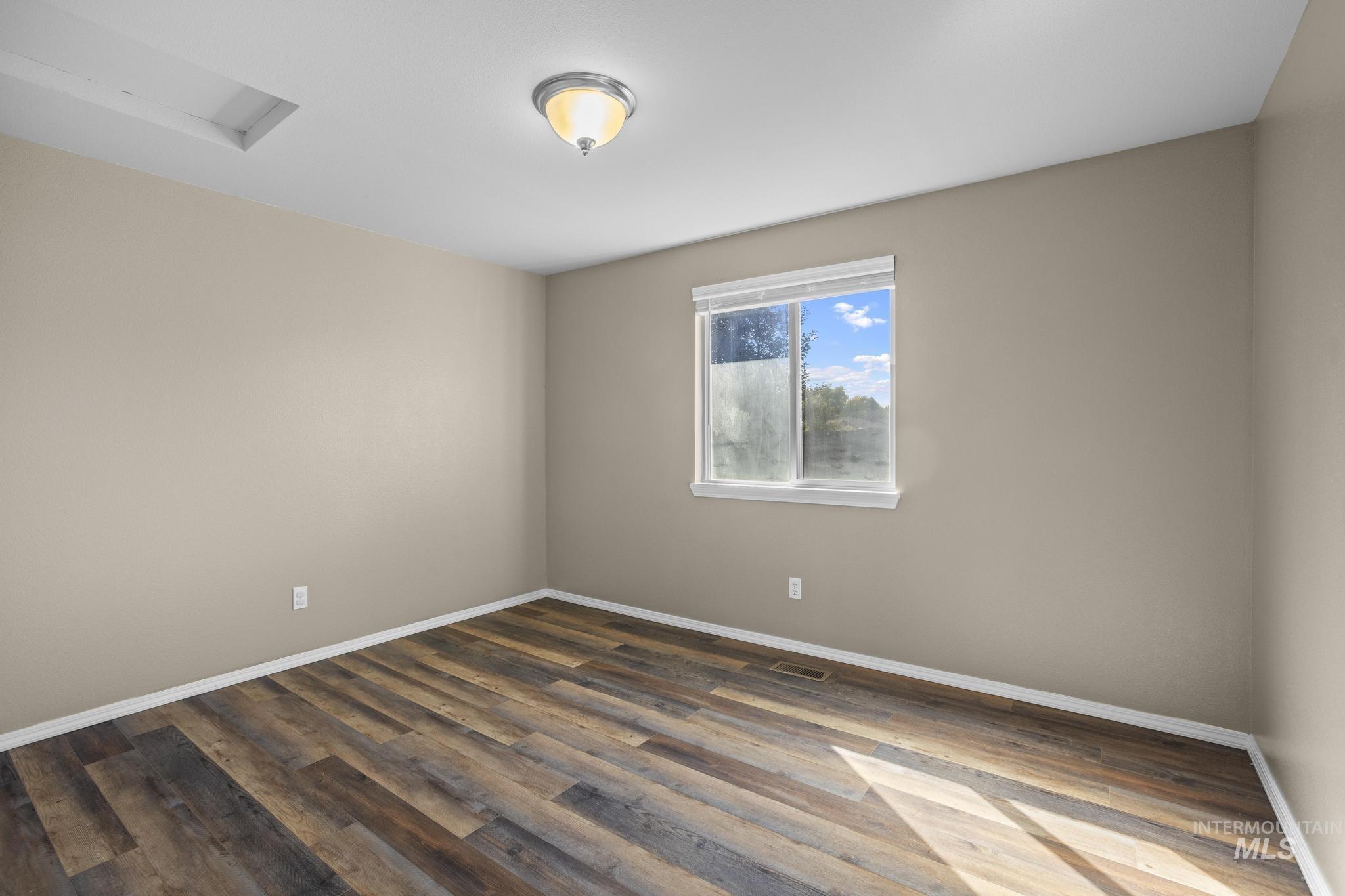 1221 W Waltman Dr Property Photo 20
