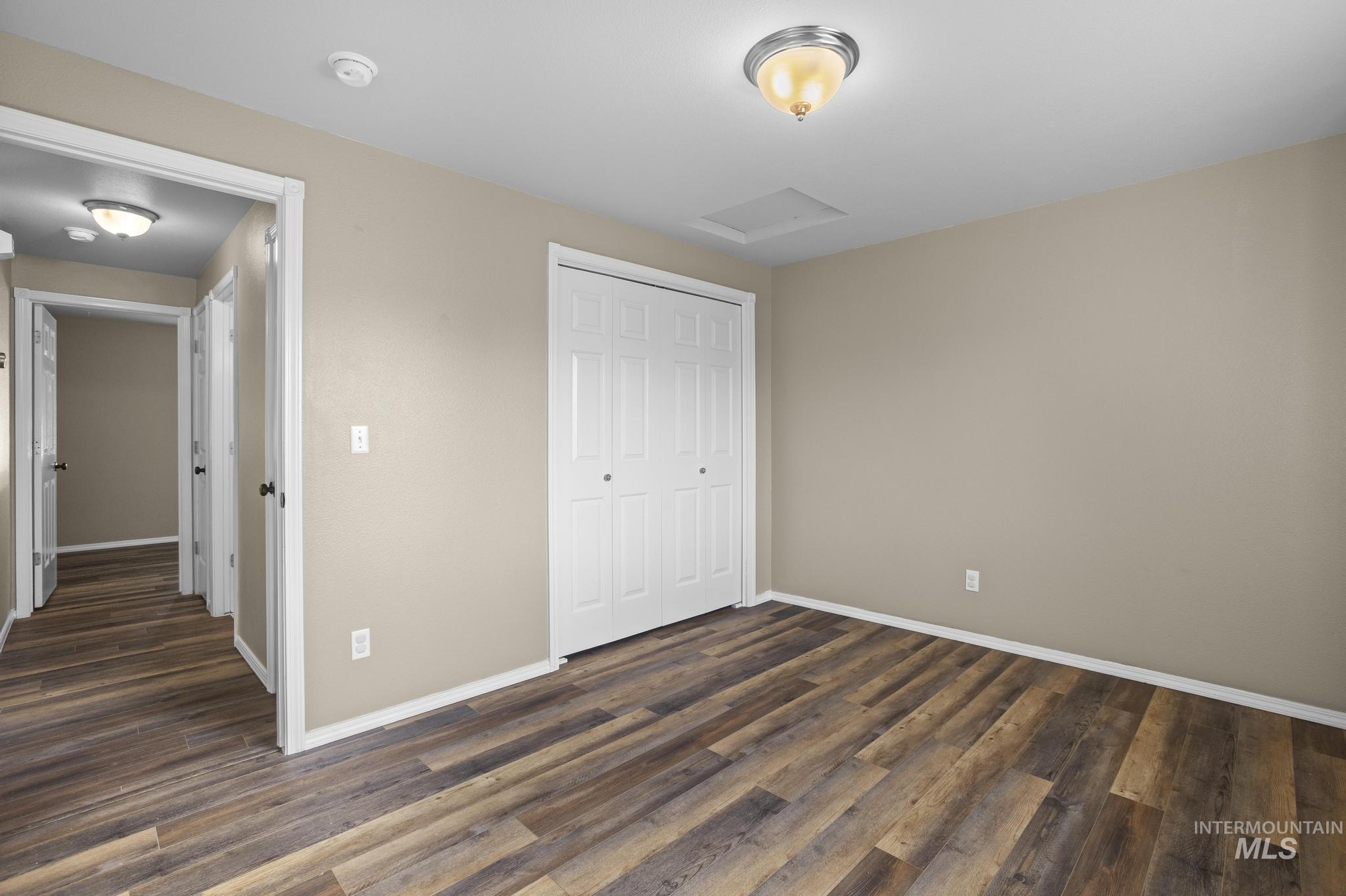 1221 W Waltman Dr Property Photo 21