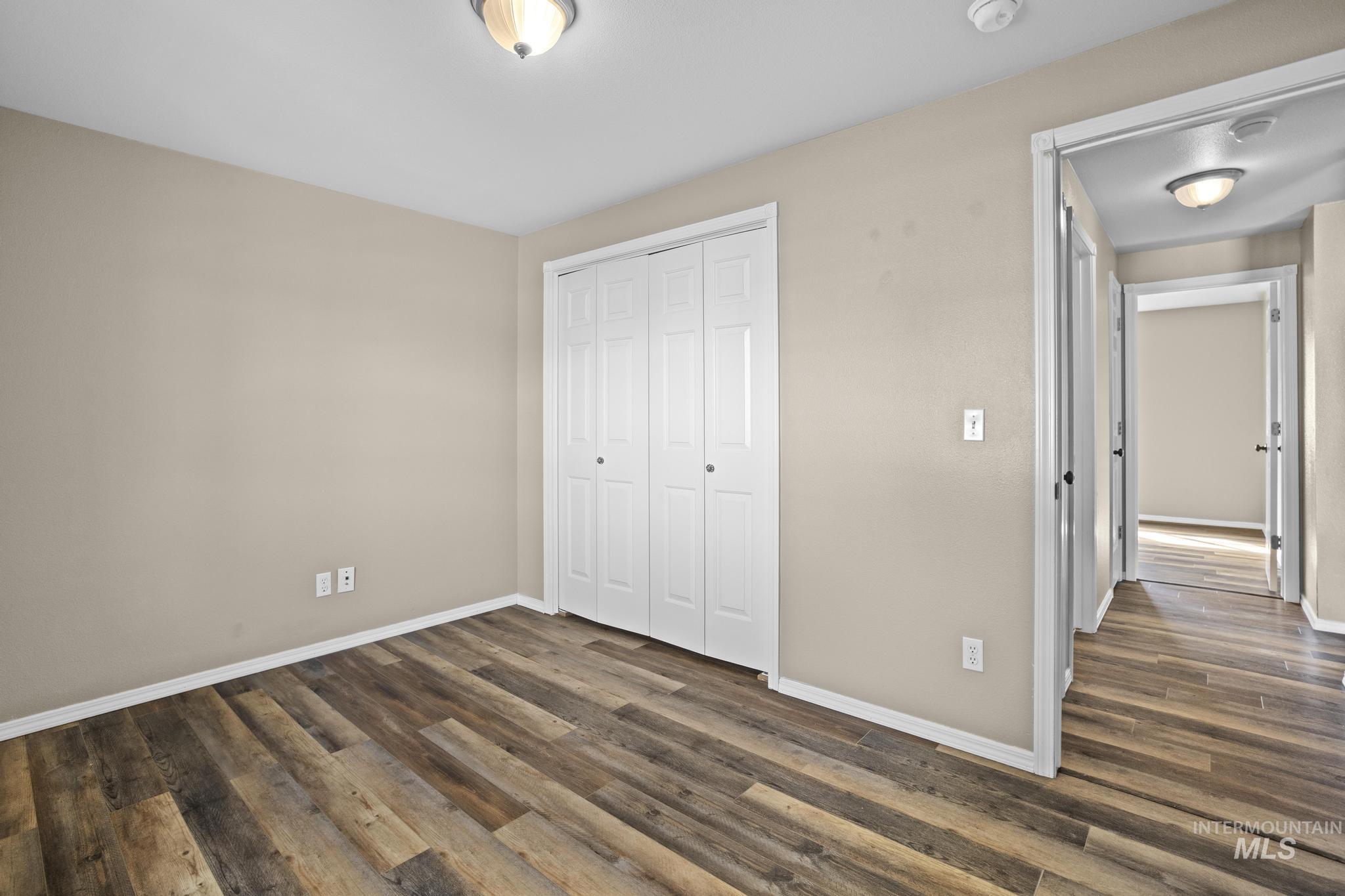 1221 W Waltman Dr Property Photo 24