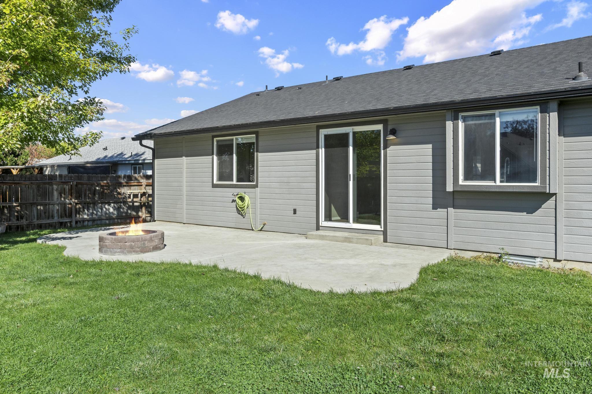 1221 W Waltman Dr Property Photo 25