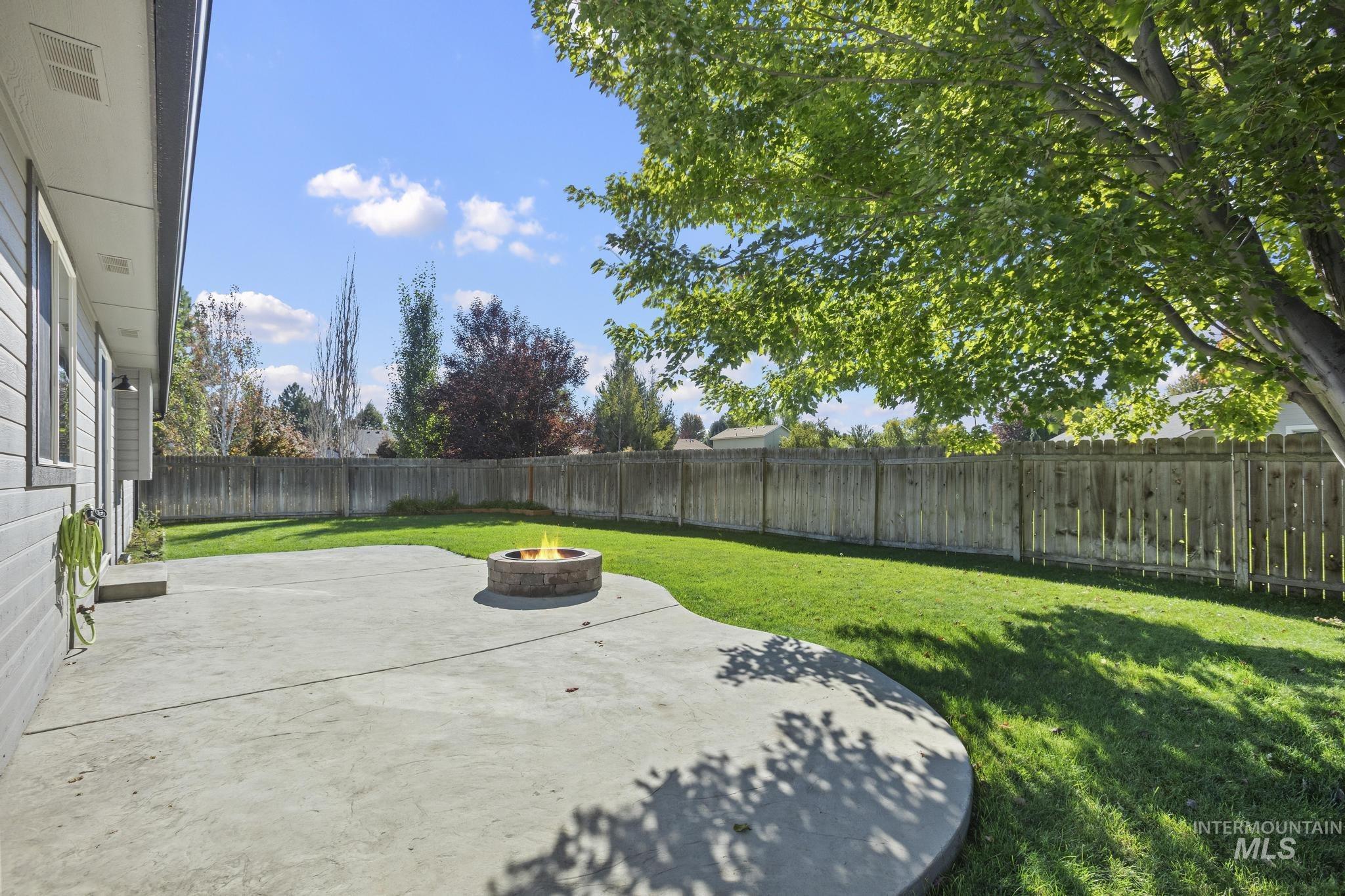 1221 W Waltman Dr Property Photo 27