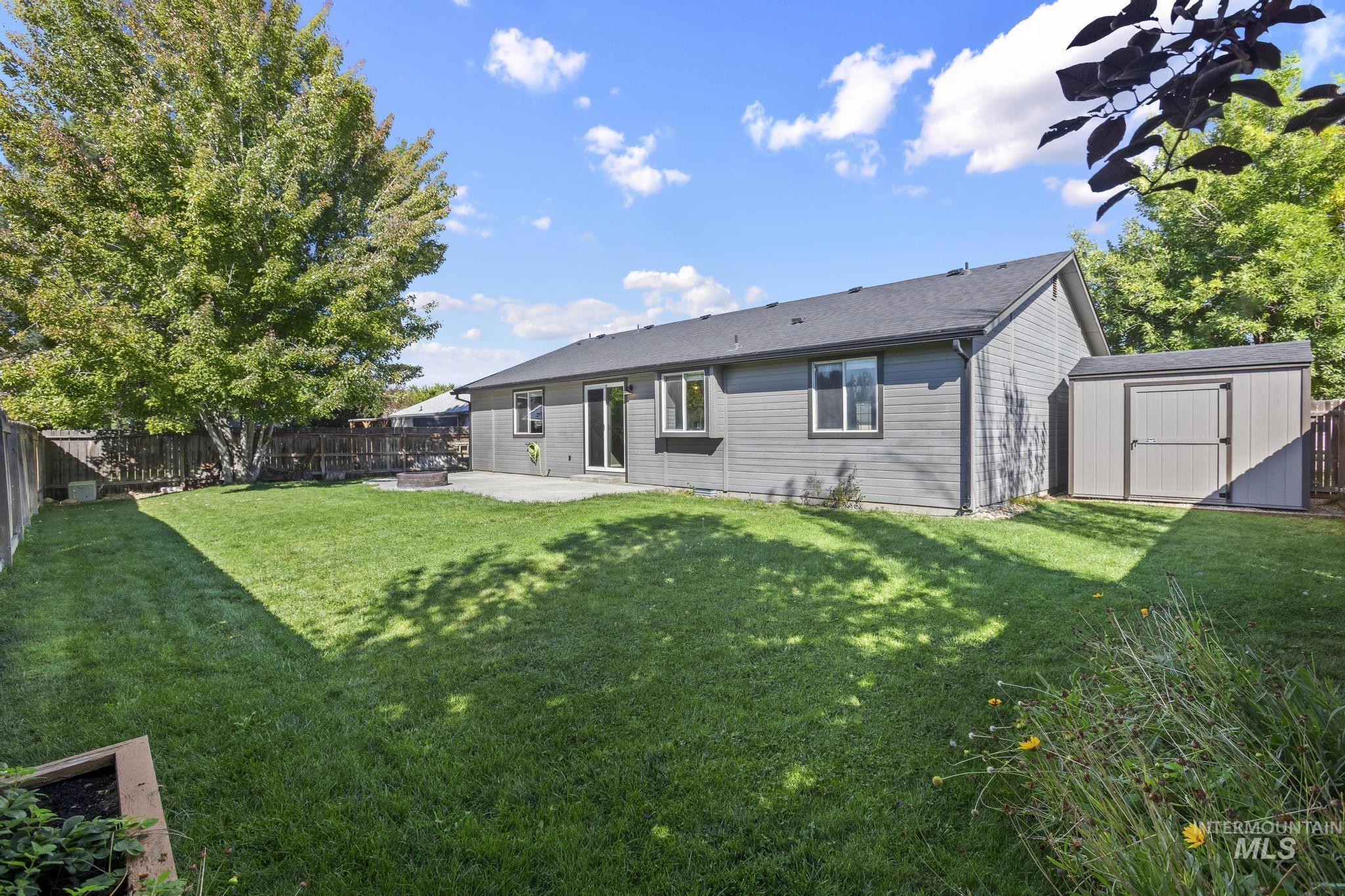 1221 W Waltman Dr Property Photo 28