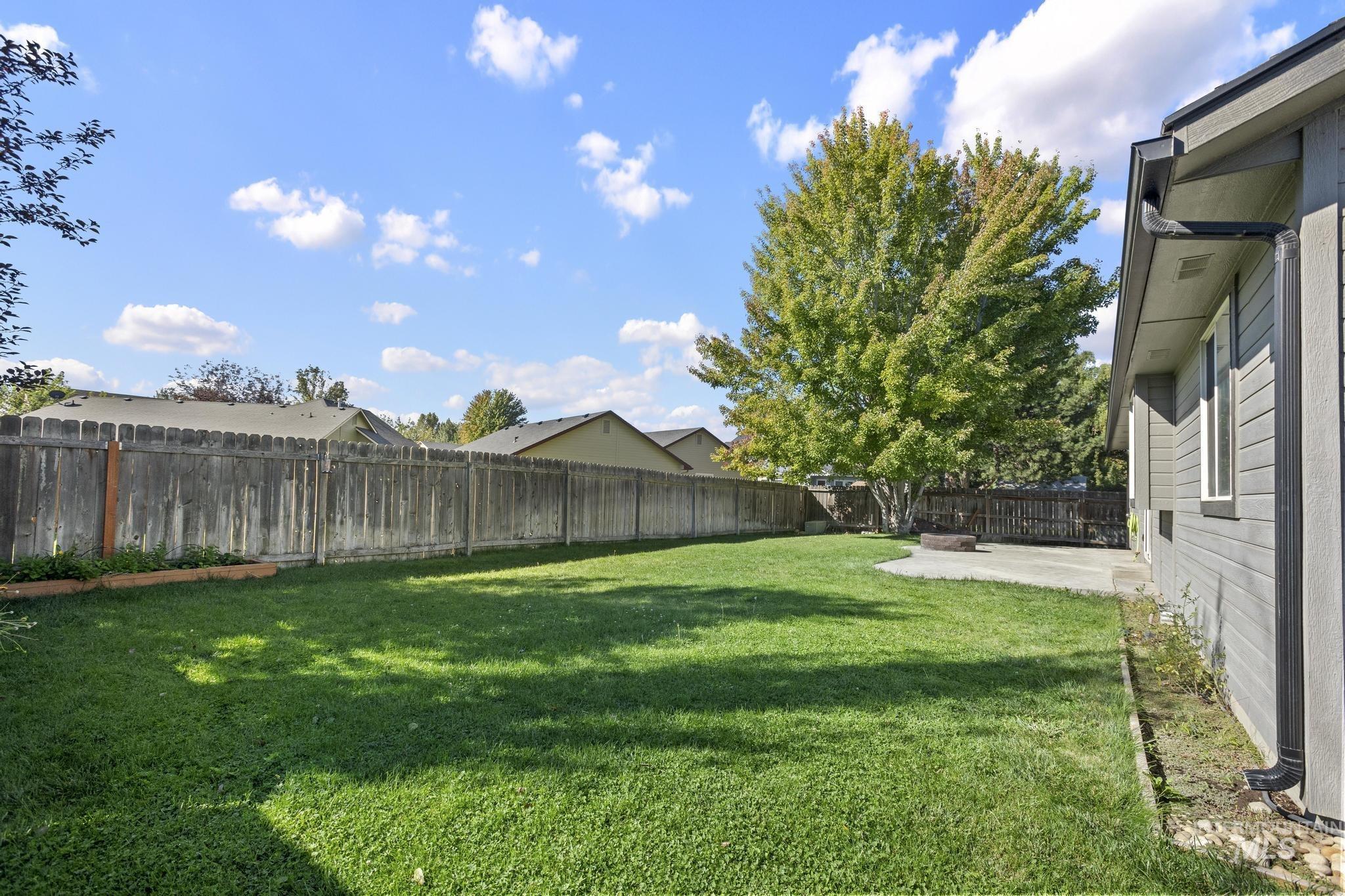 1221 W Waltman Dr Property Photo 31