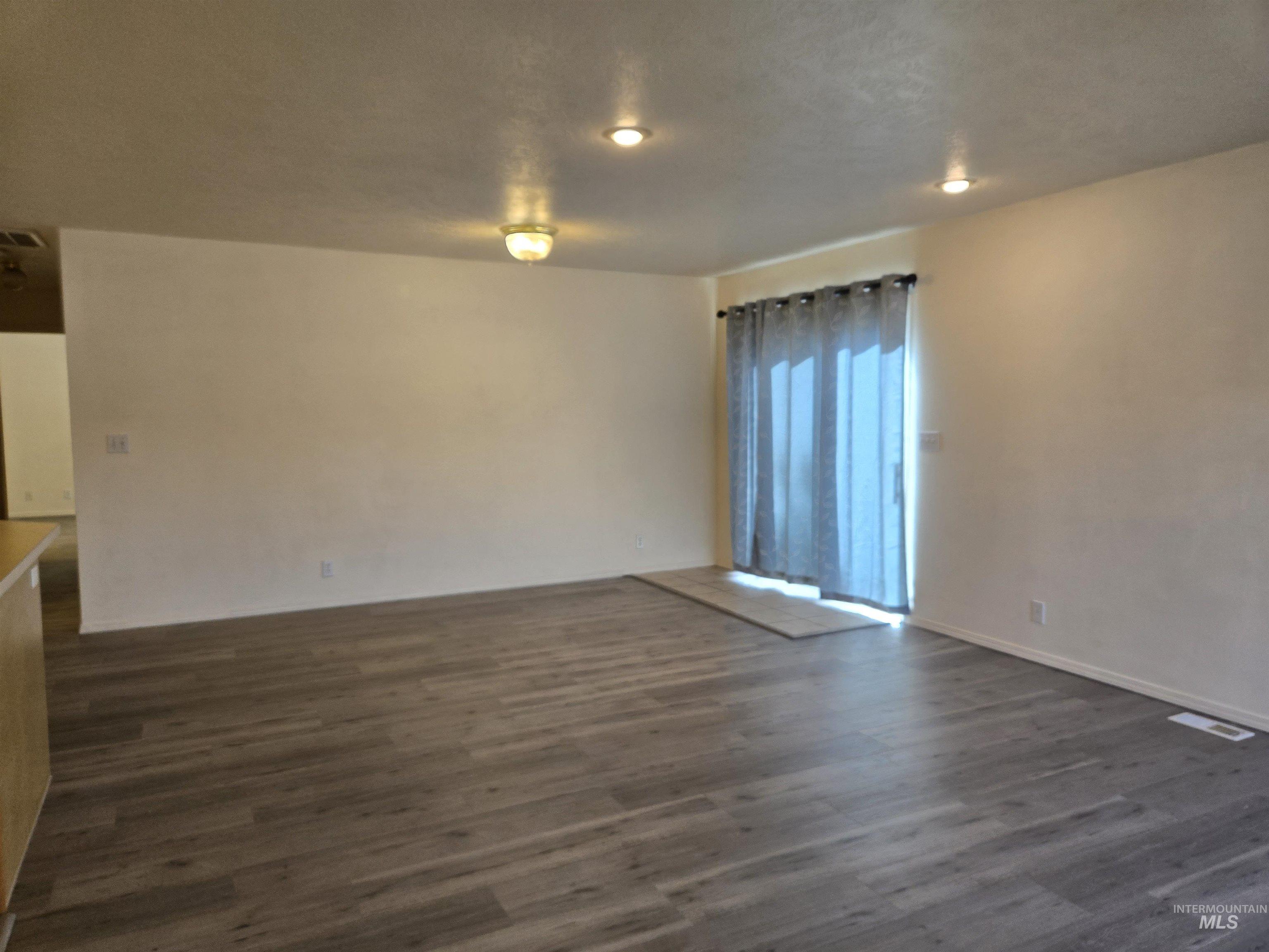 1886 W Idaho Ave Property Photo 6