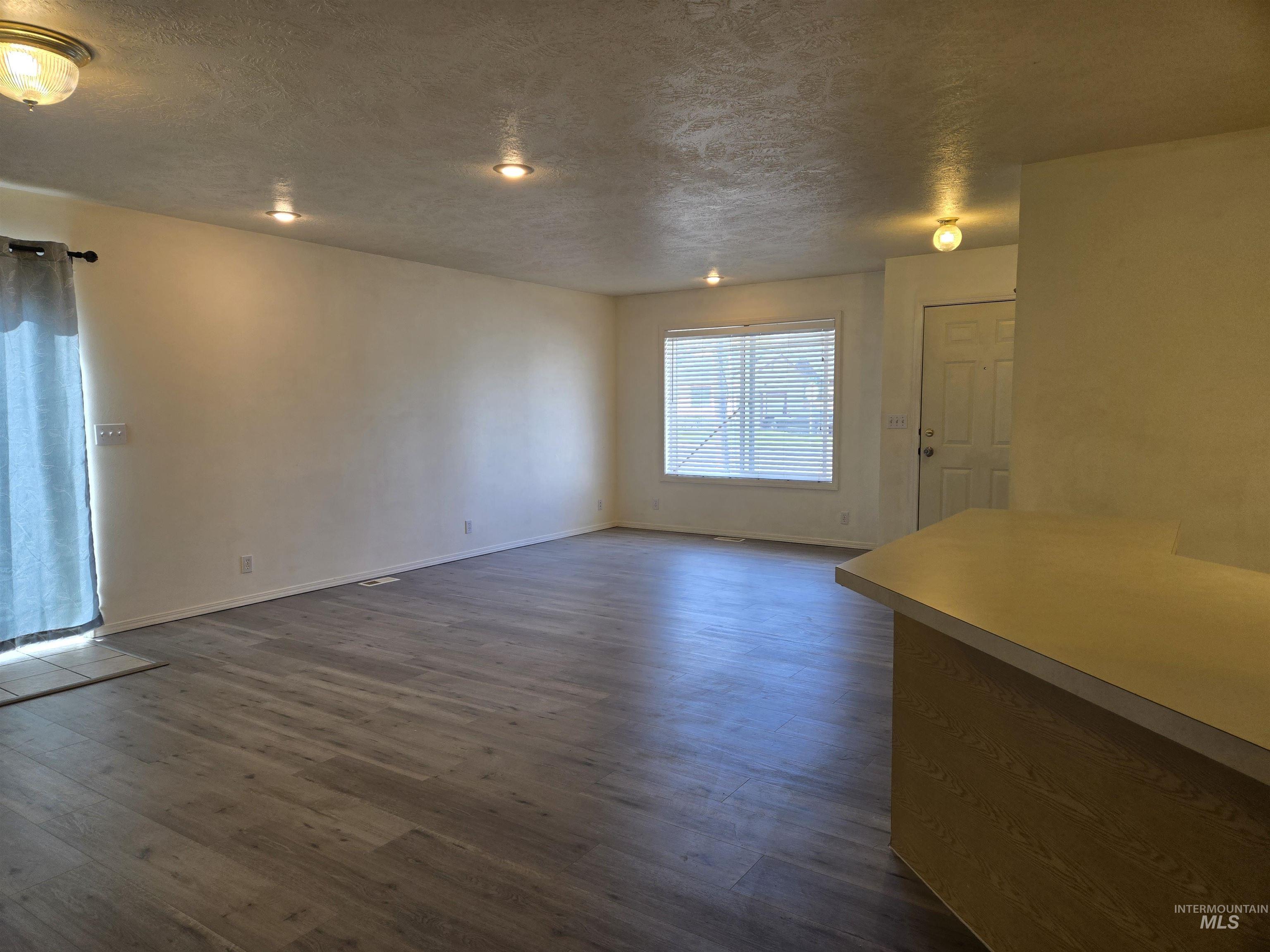 1886 W Idaho Ave Property Photo 8
