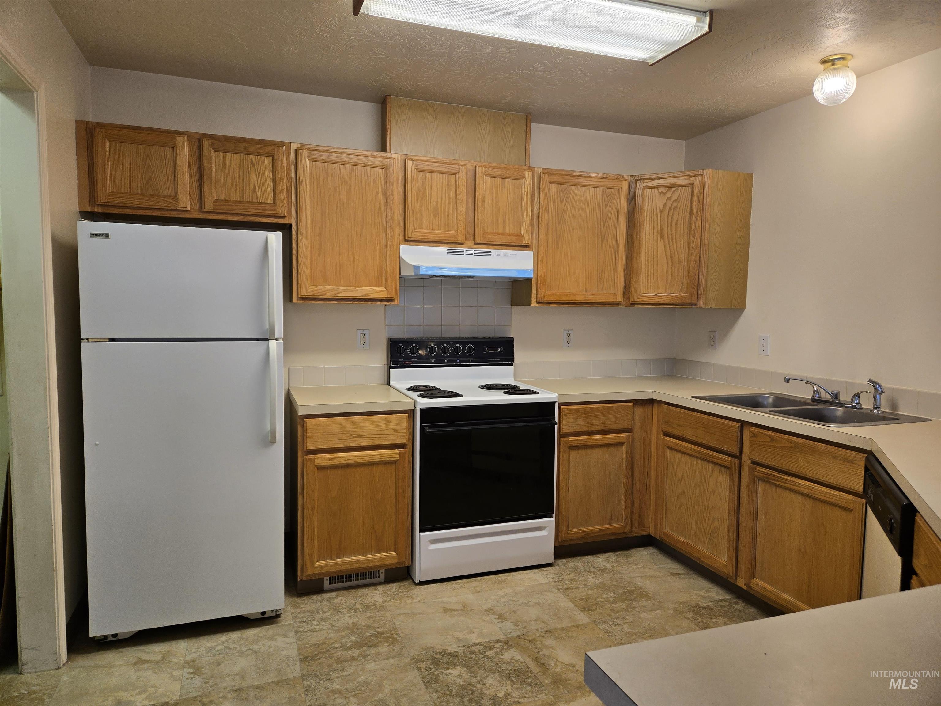 1886 W Idaho Ave Property Photo 9