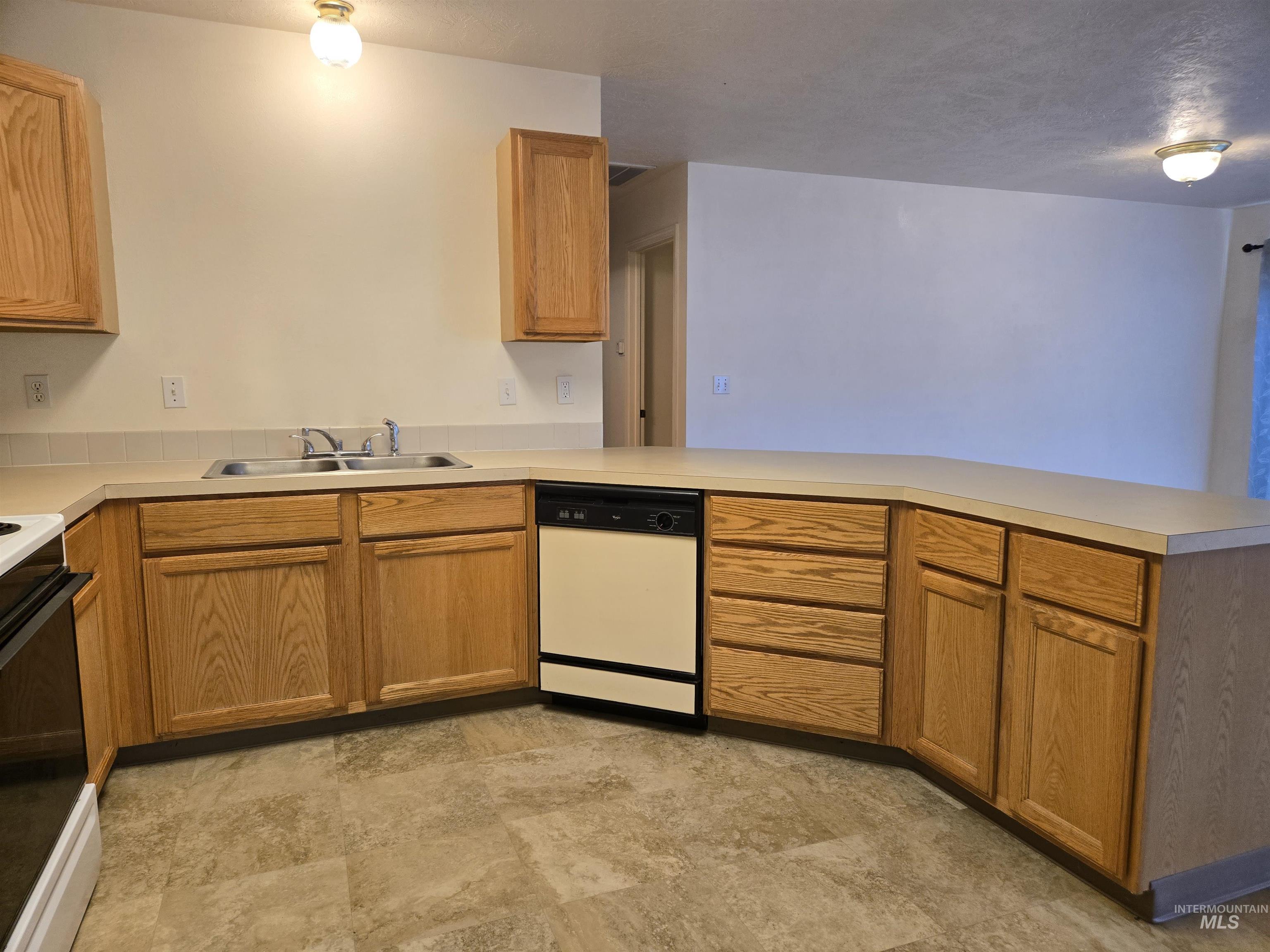 1886 W Idaho Ave Property Photo 10