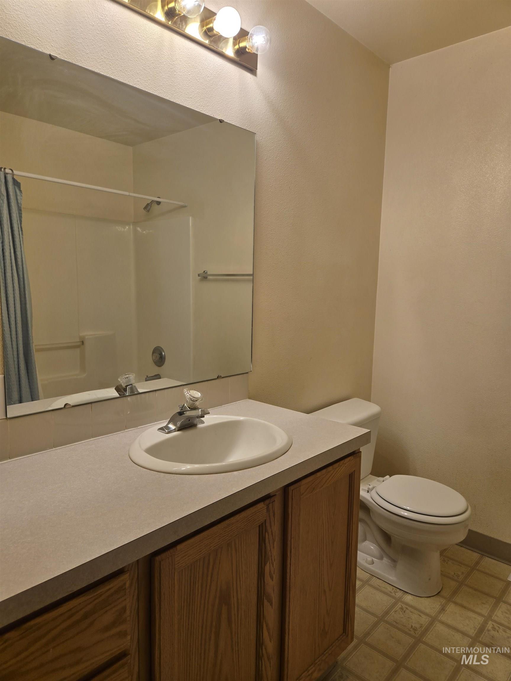1886 W Idaho Ave Property Photo 16