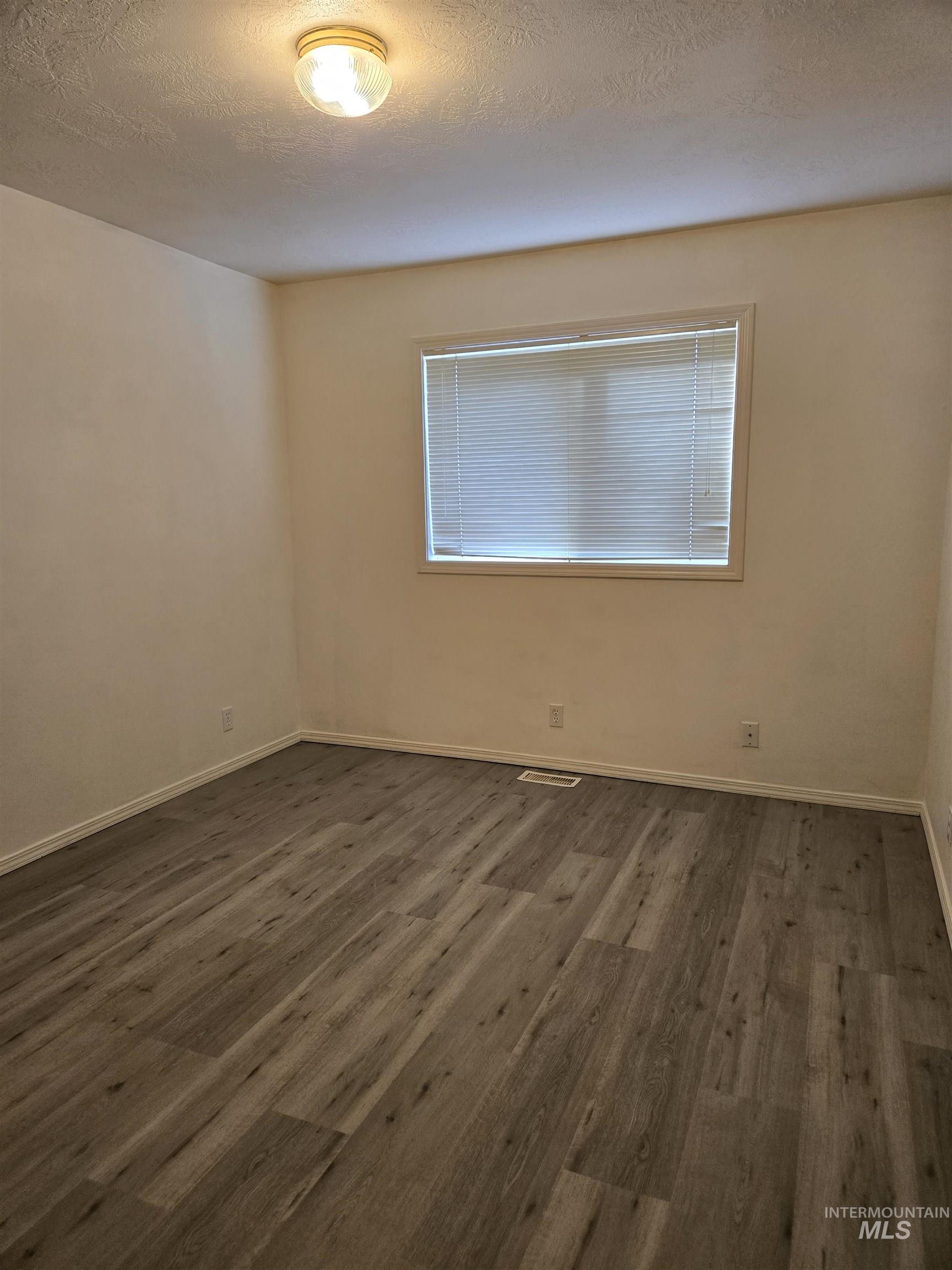 1886 W Idaho Ave Property Photo 17