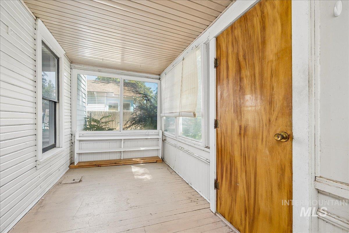 1215 13th Ave S Property Photo 8