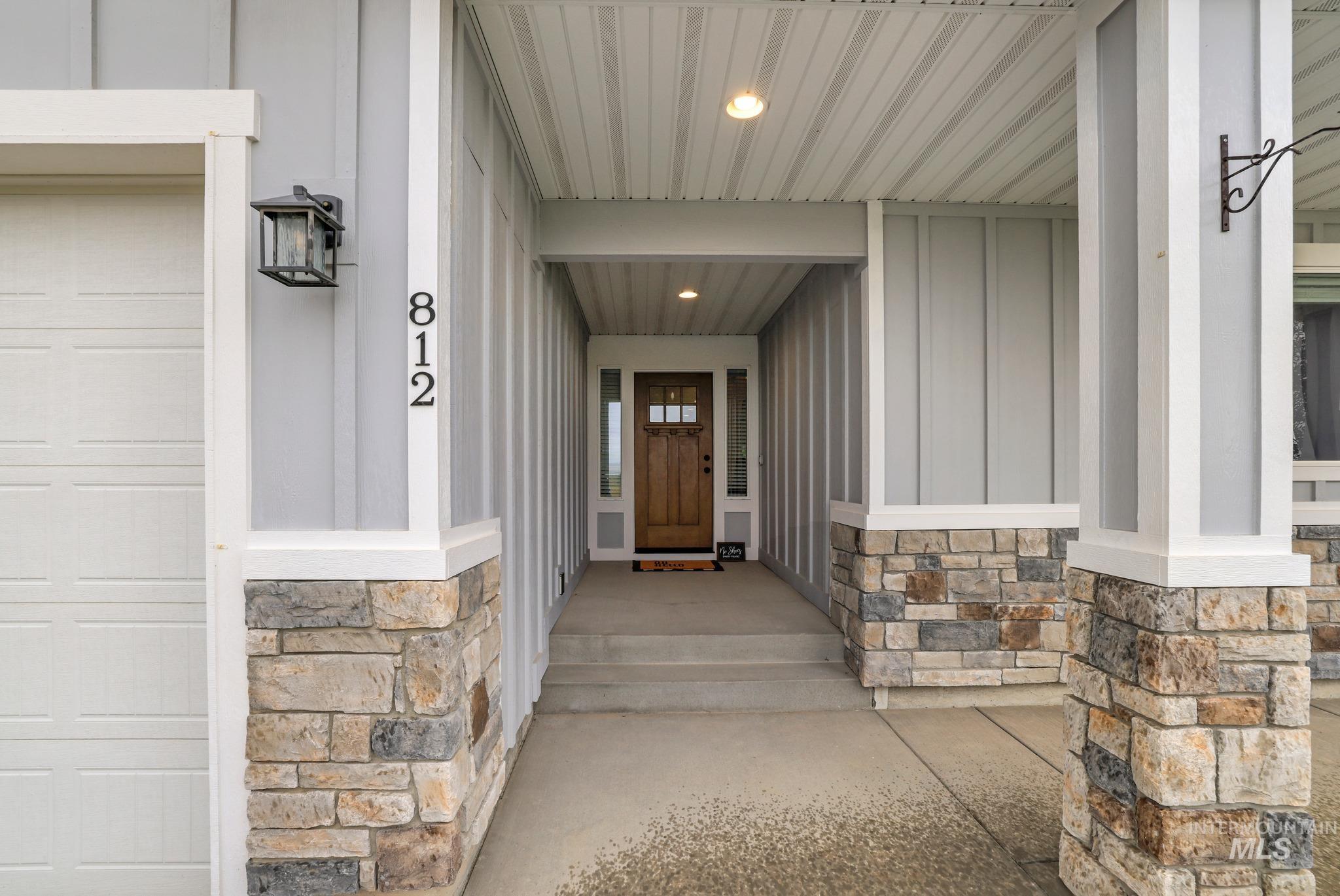 812 Stonegate Property Photo 6