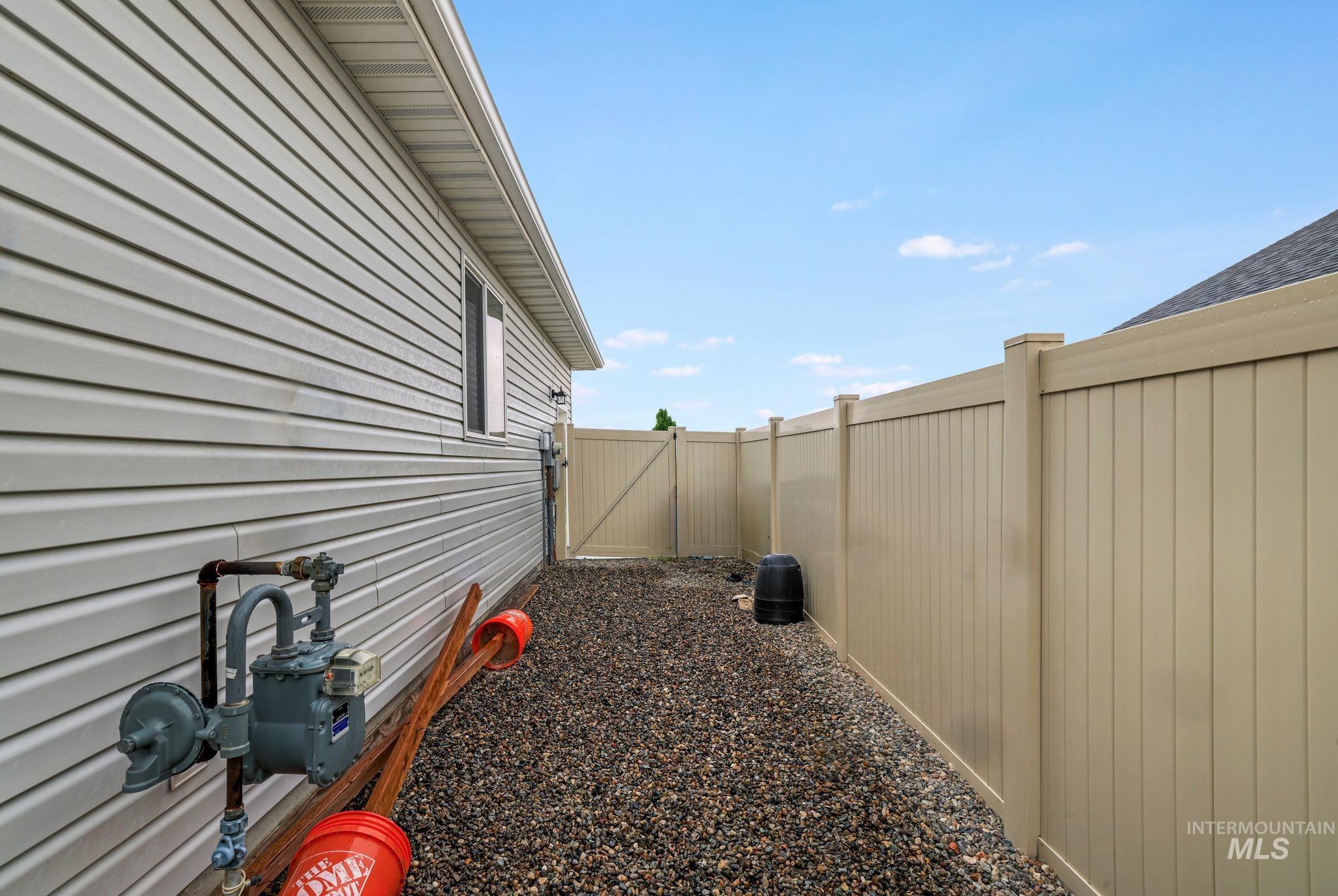 812 Stonegate Property Photo 40