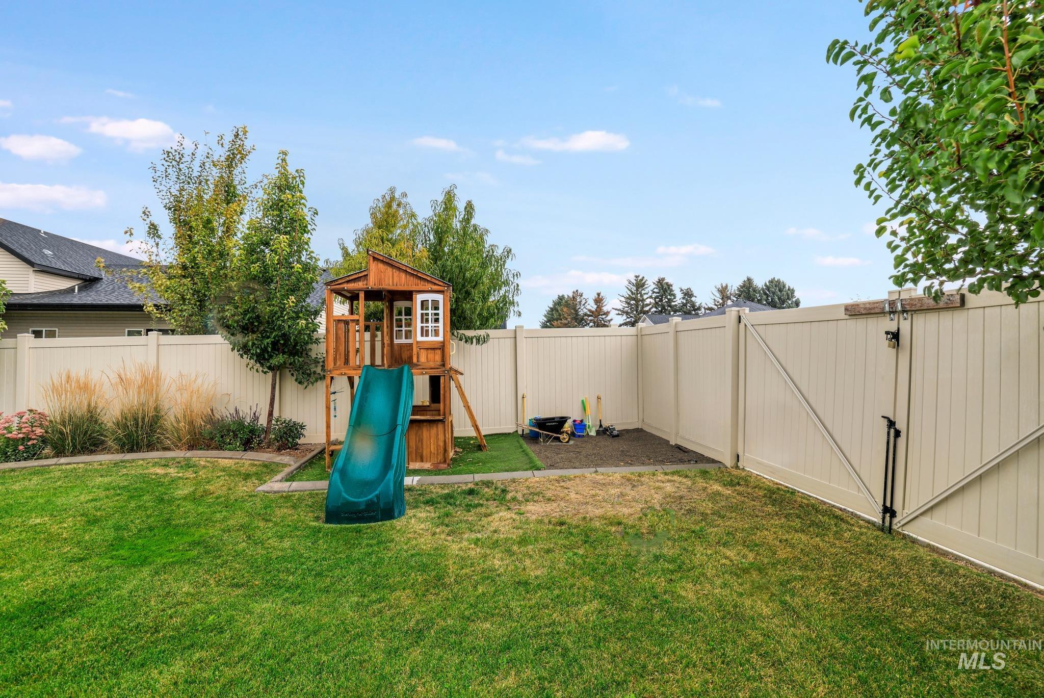 812 Stonegate Property Photo 45