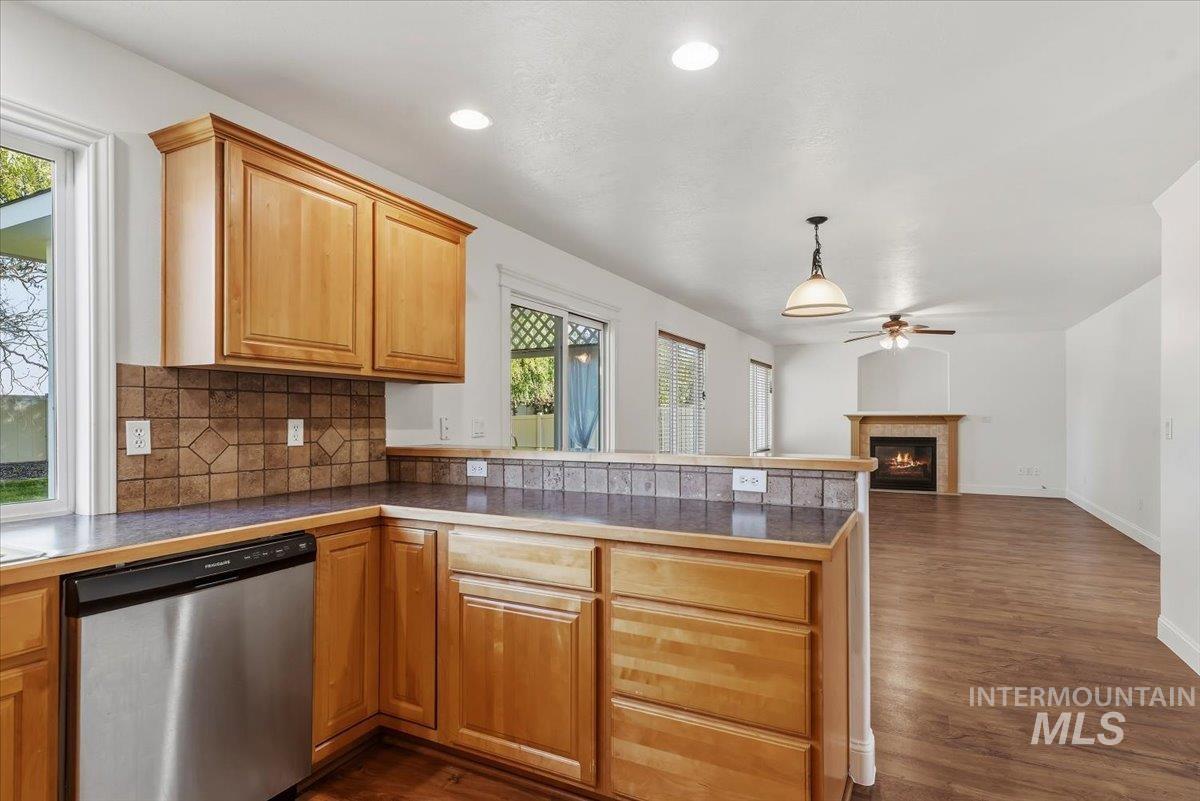 4372 E Burgundy Drive Property Photo 13