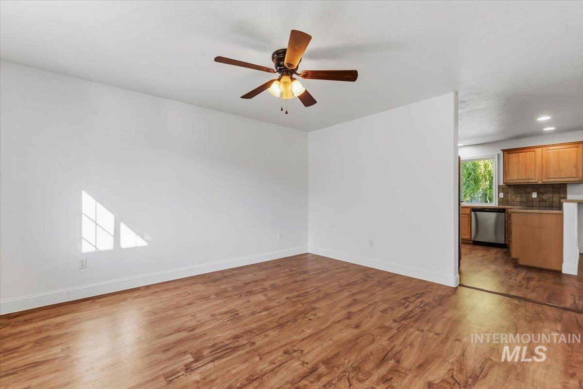 4372 E Burgundy Drive Property Photo 15