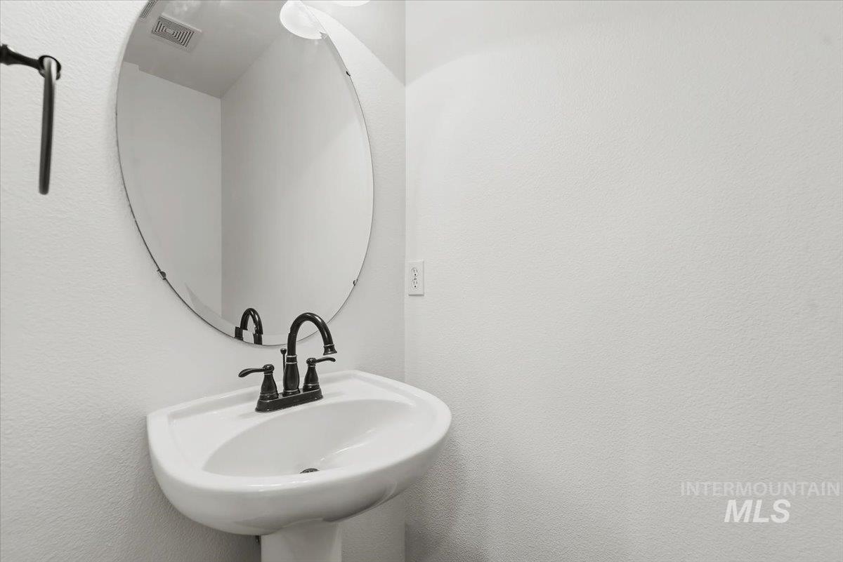 4372 E Burgundy Drive Property Photo 24